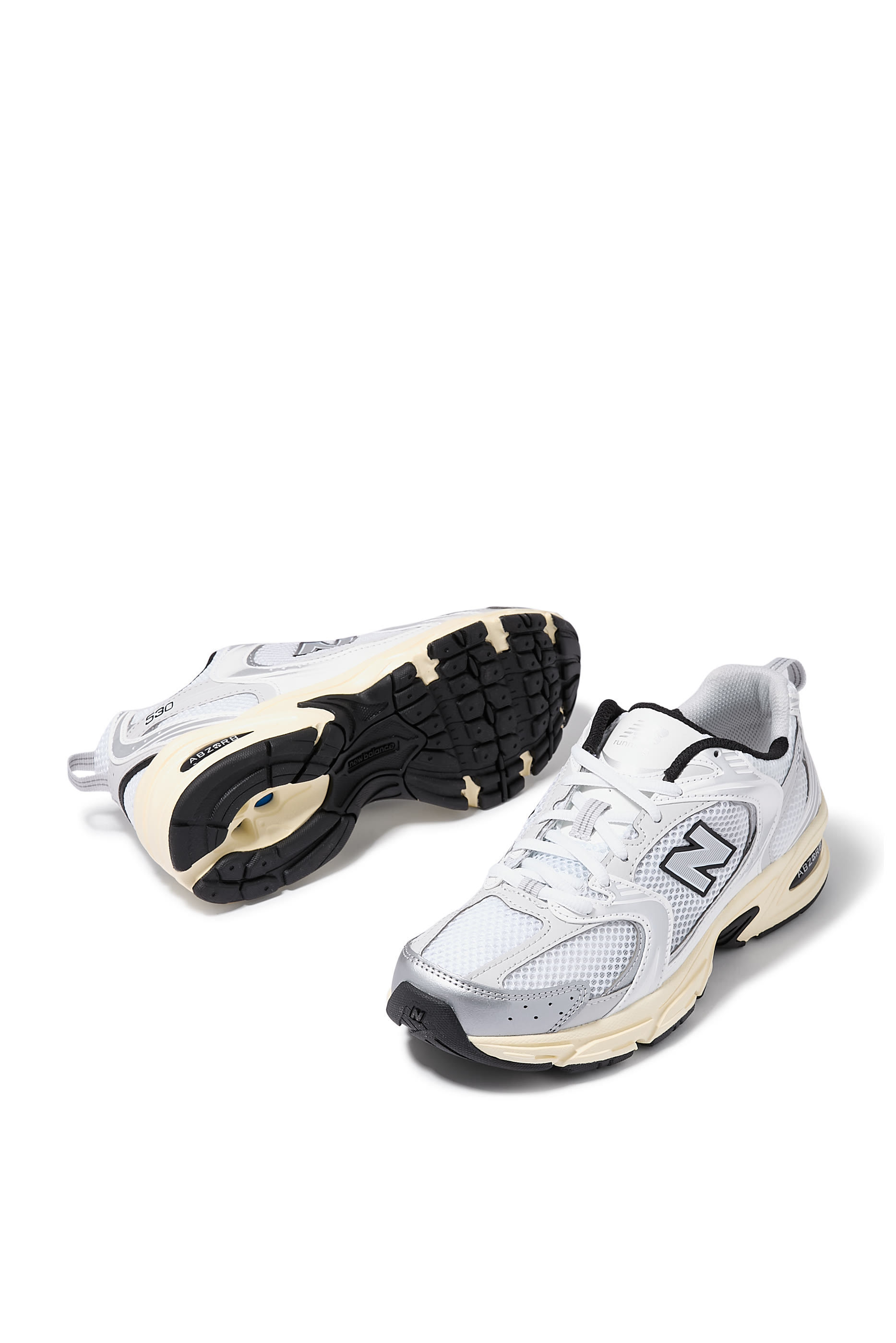 530 Low Top Sneakers