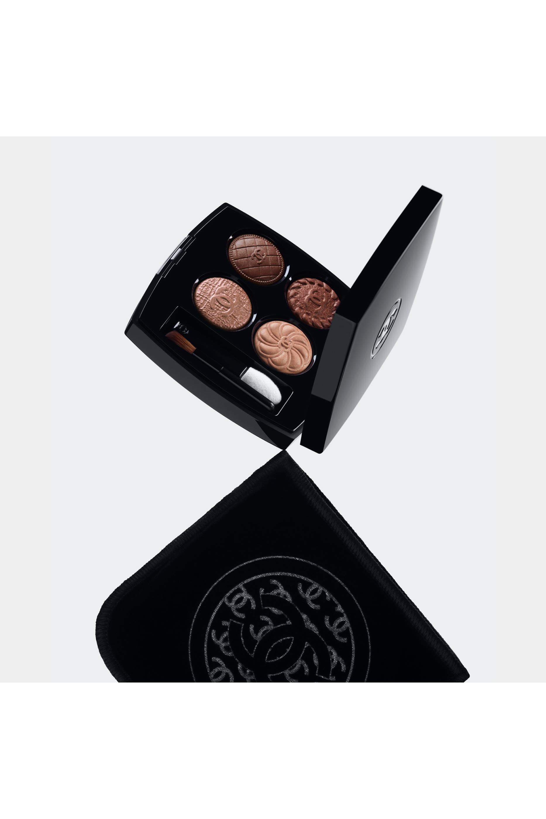 Les 4 Ombres Boutons Multi-Effect Quadra Eyeshadow