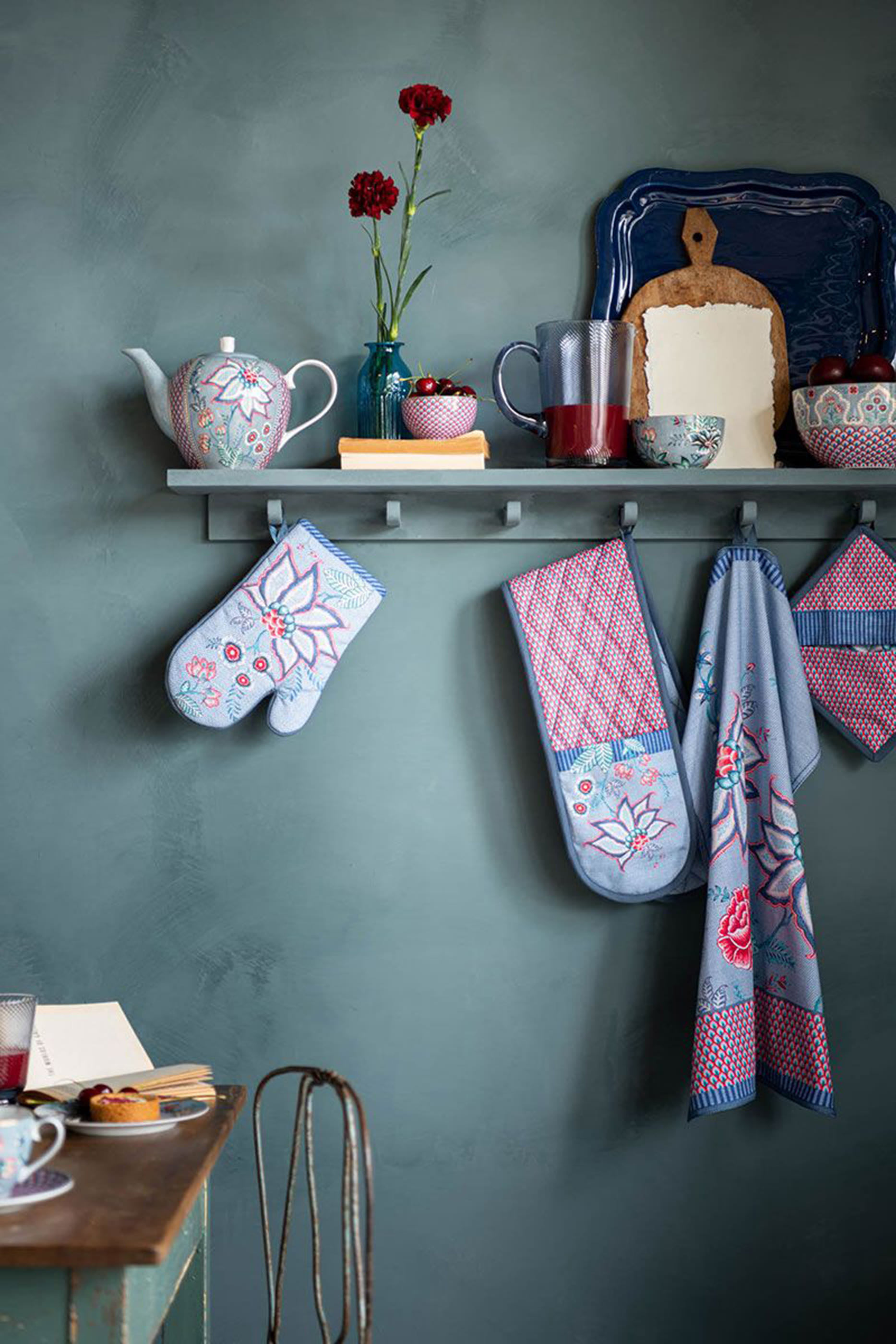 Flower Festival Pot Holder