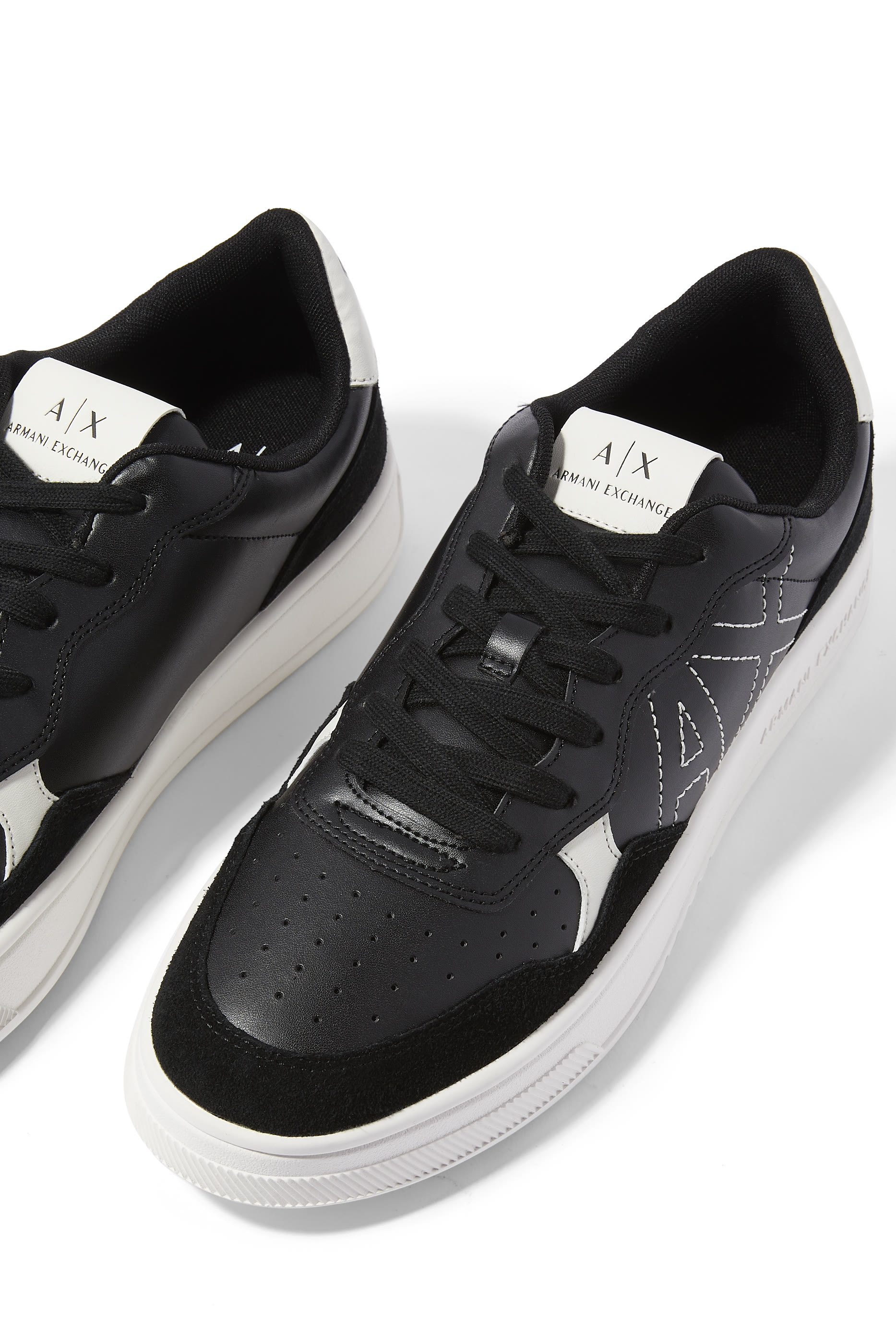 Seattle Low-Top Sneakers