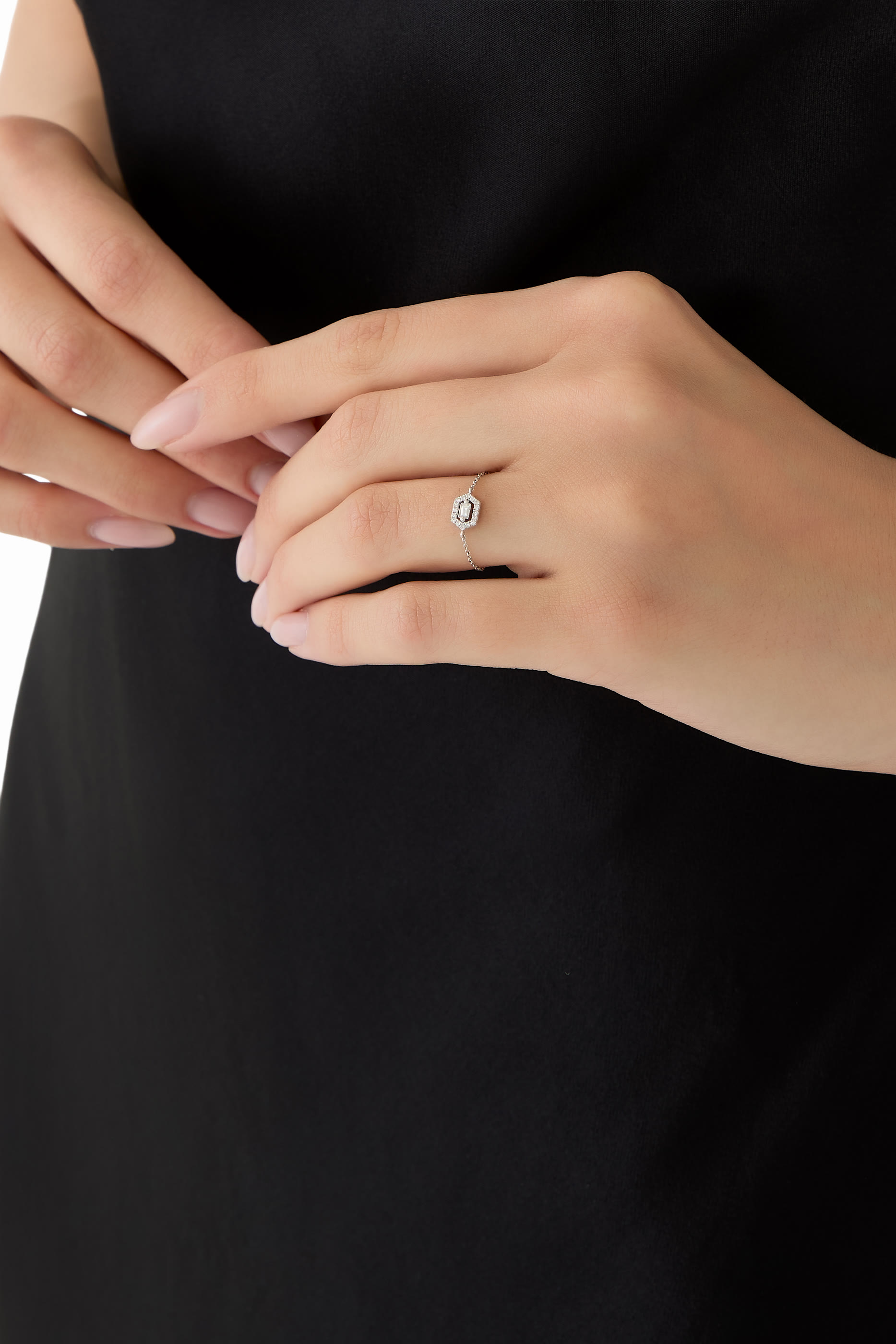 Beverly Hills Chain Ring