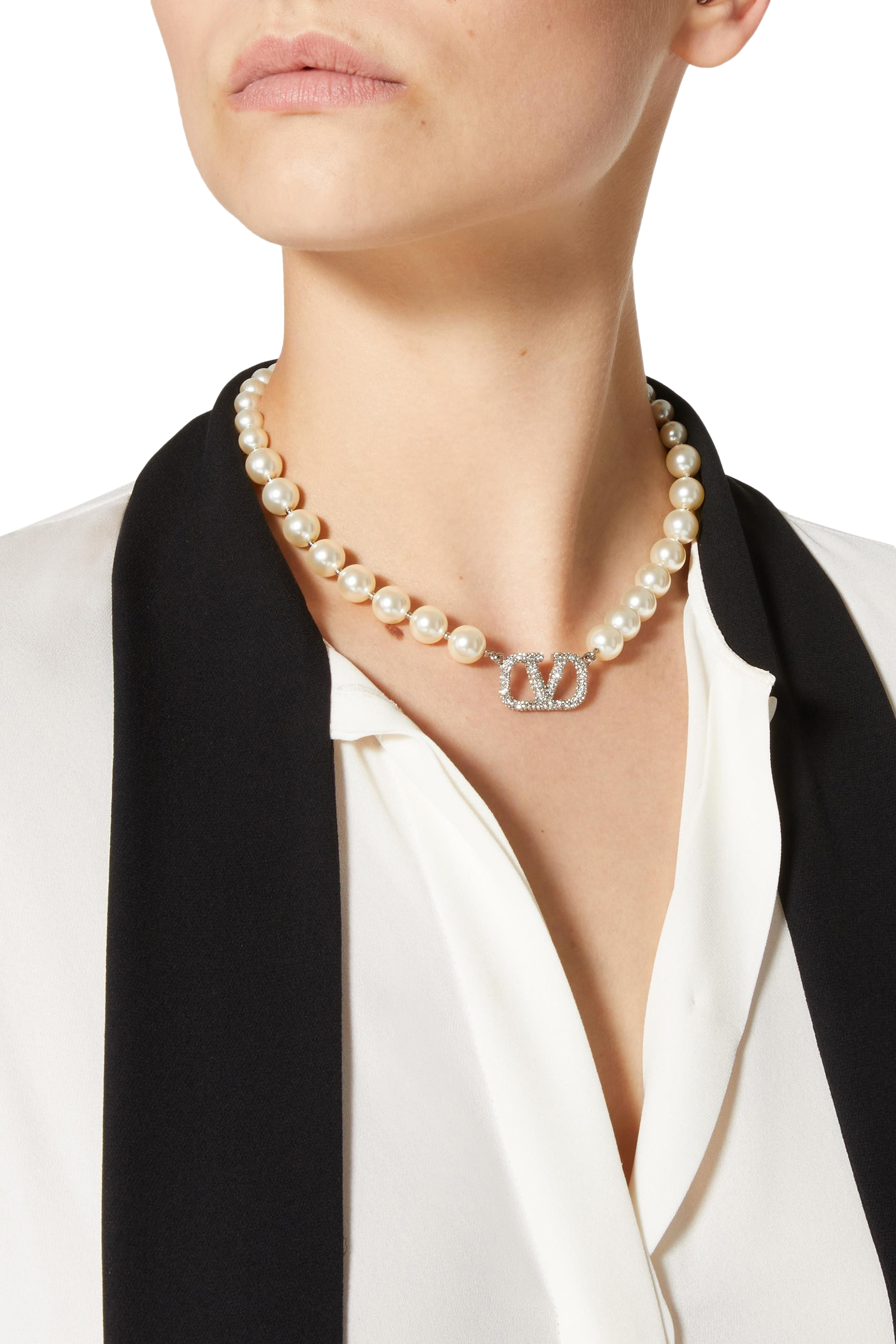 VLogo Signature Pearl Necklace
