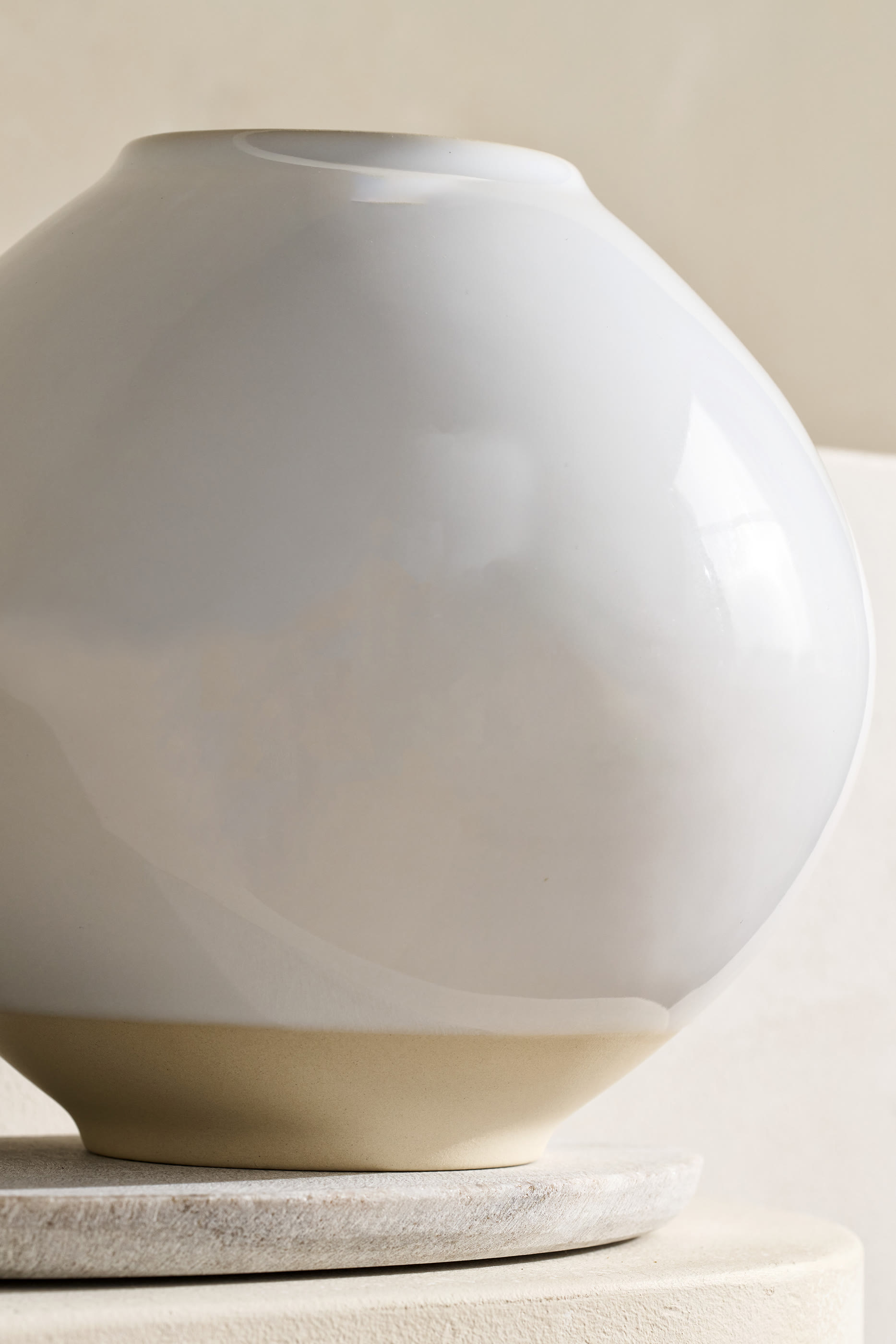 Parham Round Ceramic Vase &ndash; Large