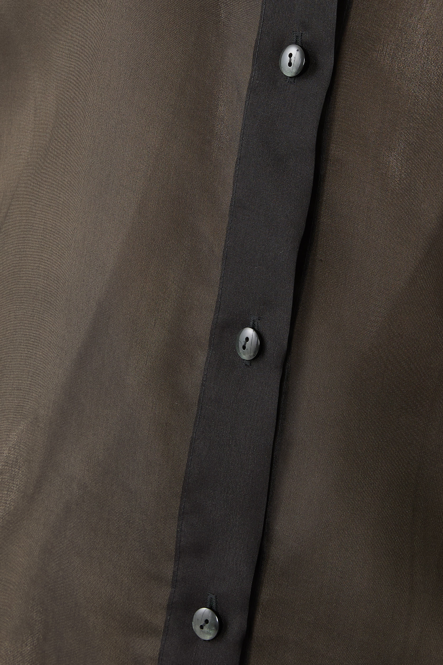 Lisse Button-Up Shirt