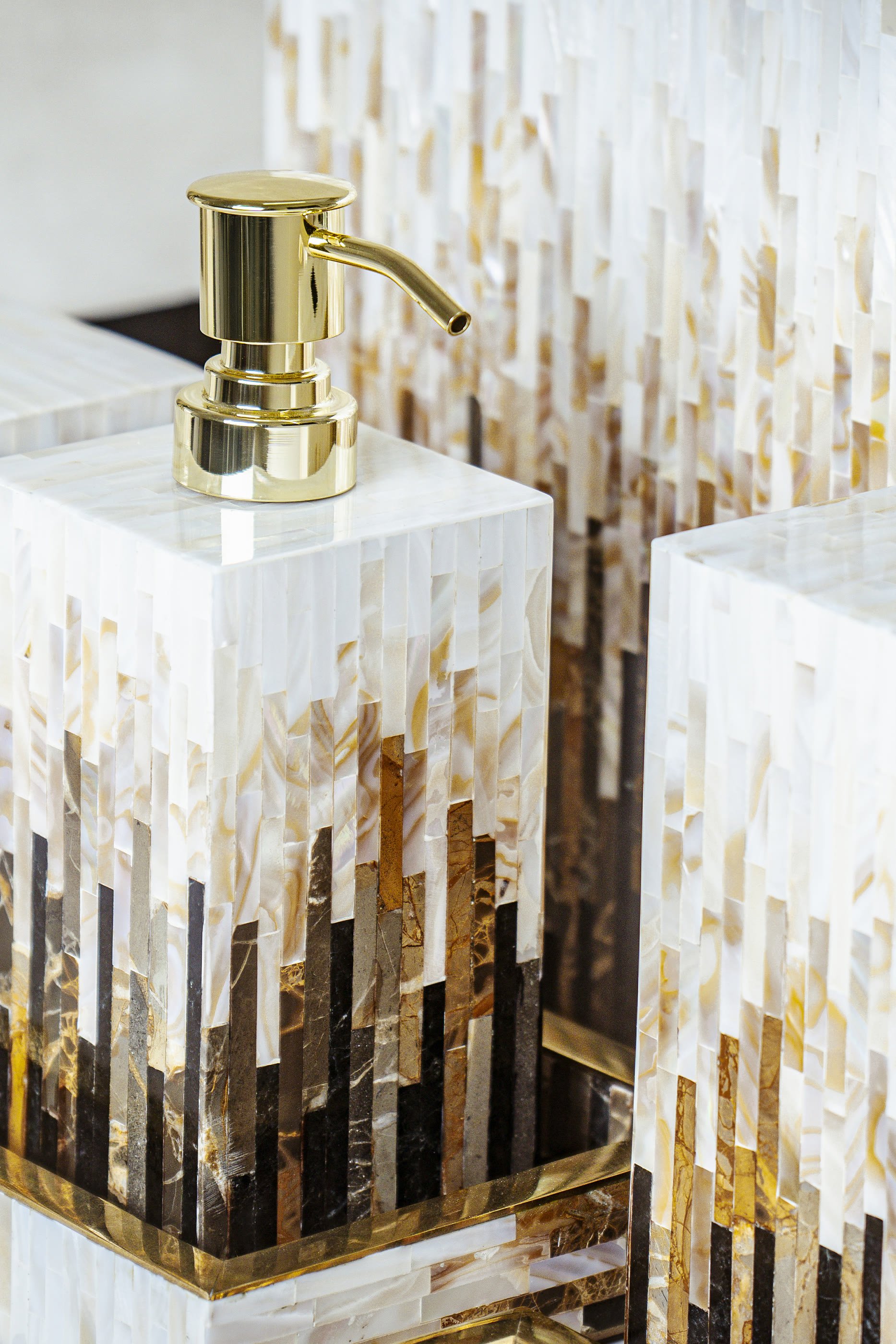 Black Stone Waste Bin