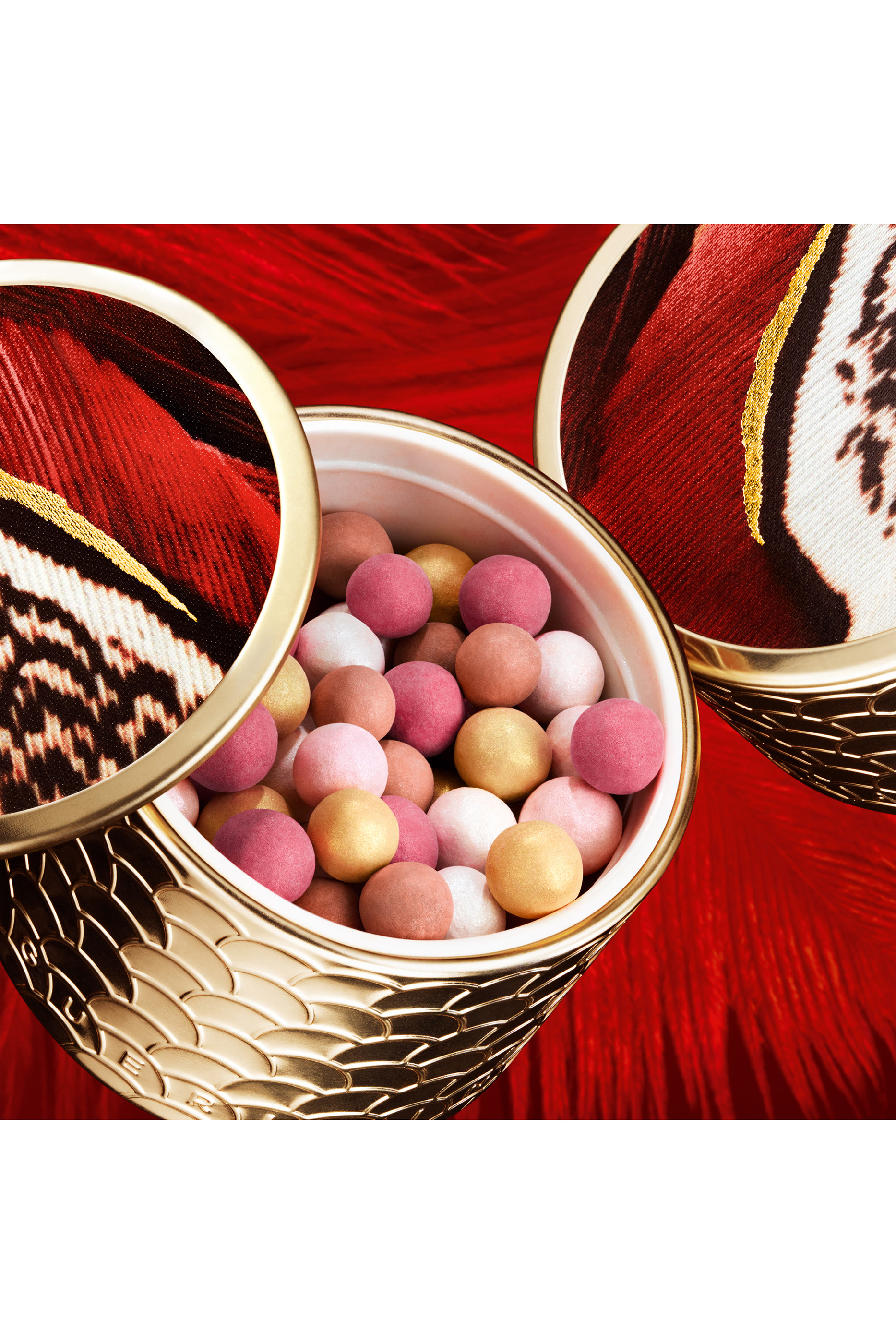 Météorites Phoenix Light-Revealing Pearls of Powder