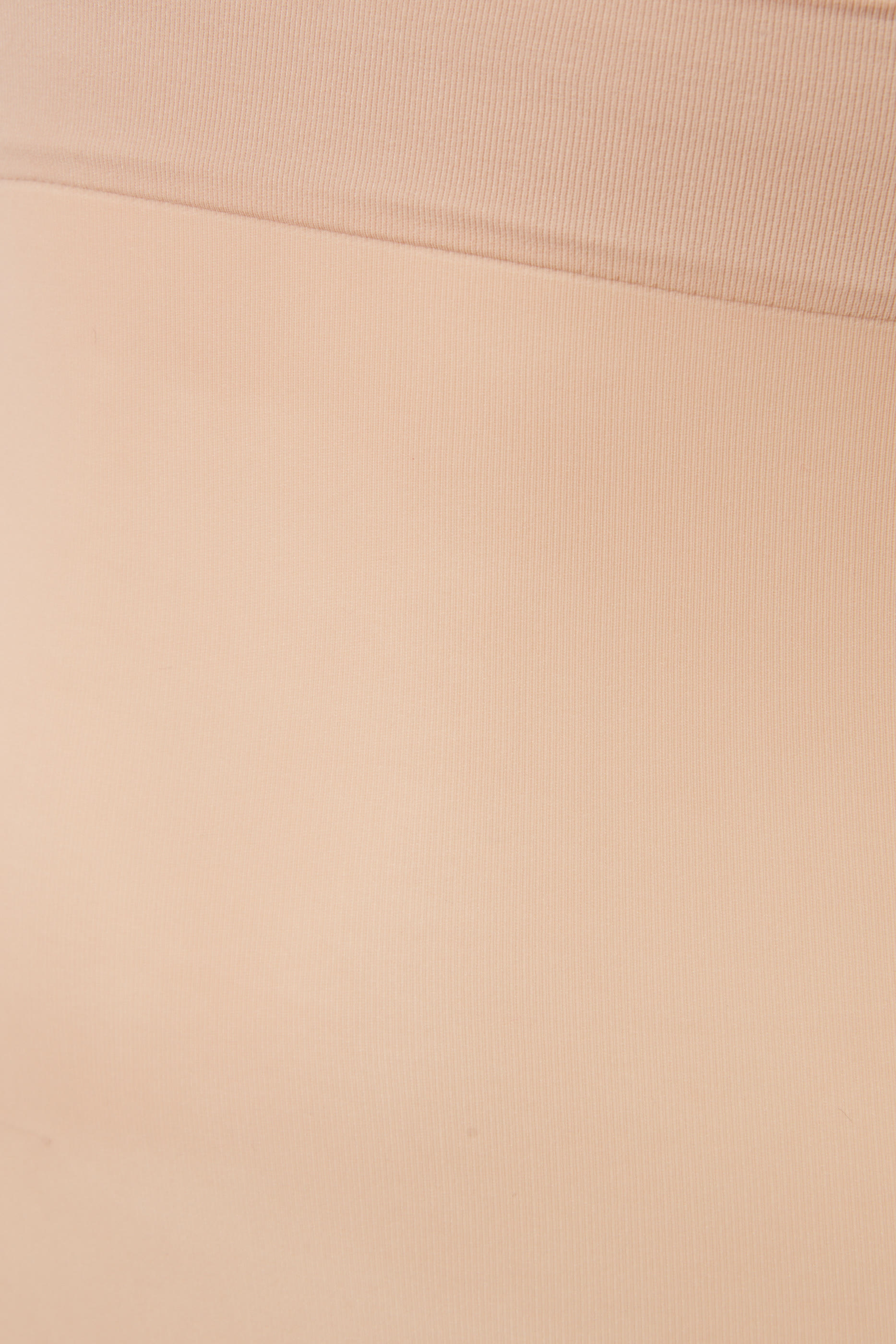  Everyday Sculpt High-Waisted Mid Thigh Shorts