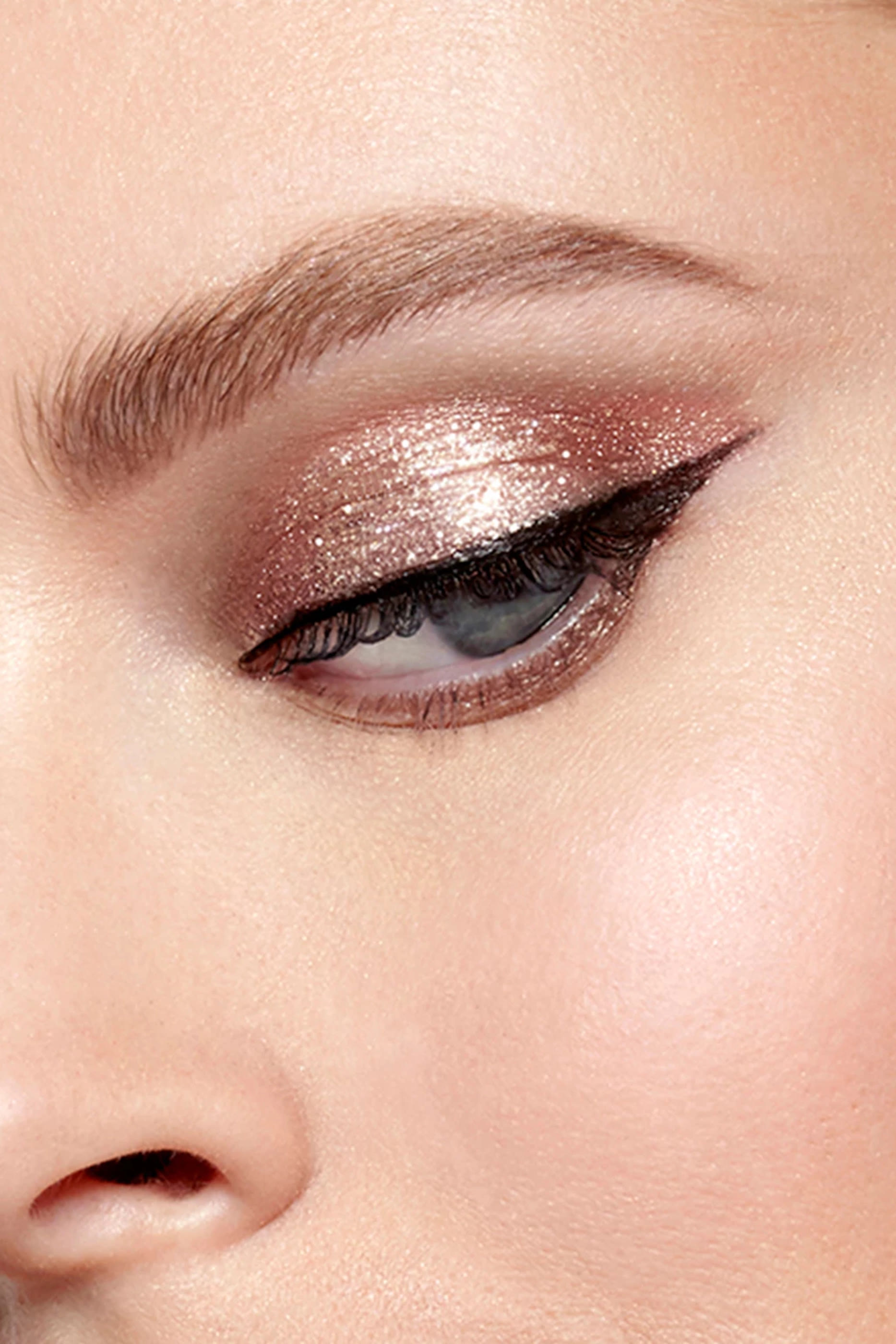 Glitter & Glow Liquid Eye Shadow