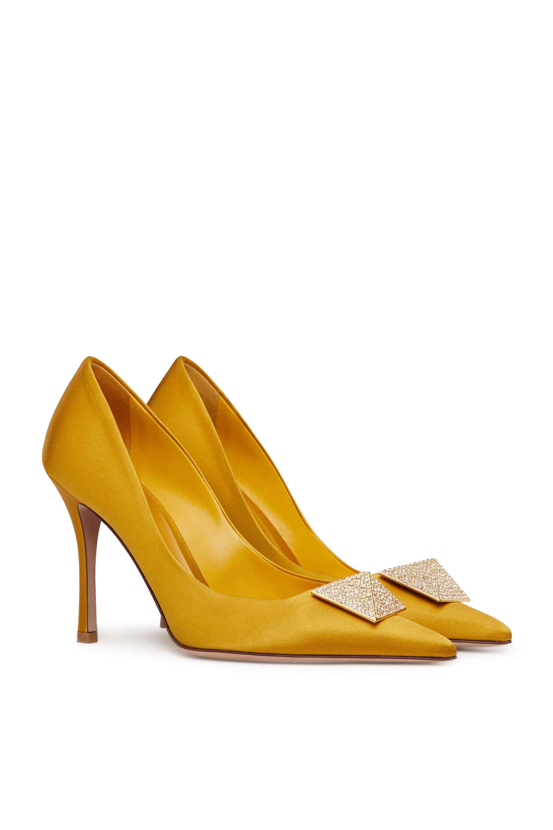  One Stud 100 Satin Pumps