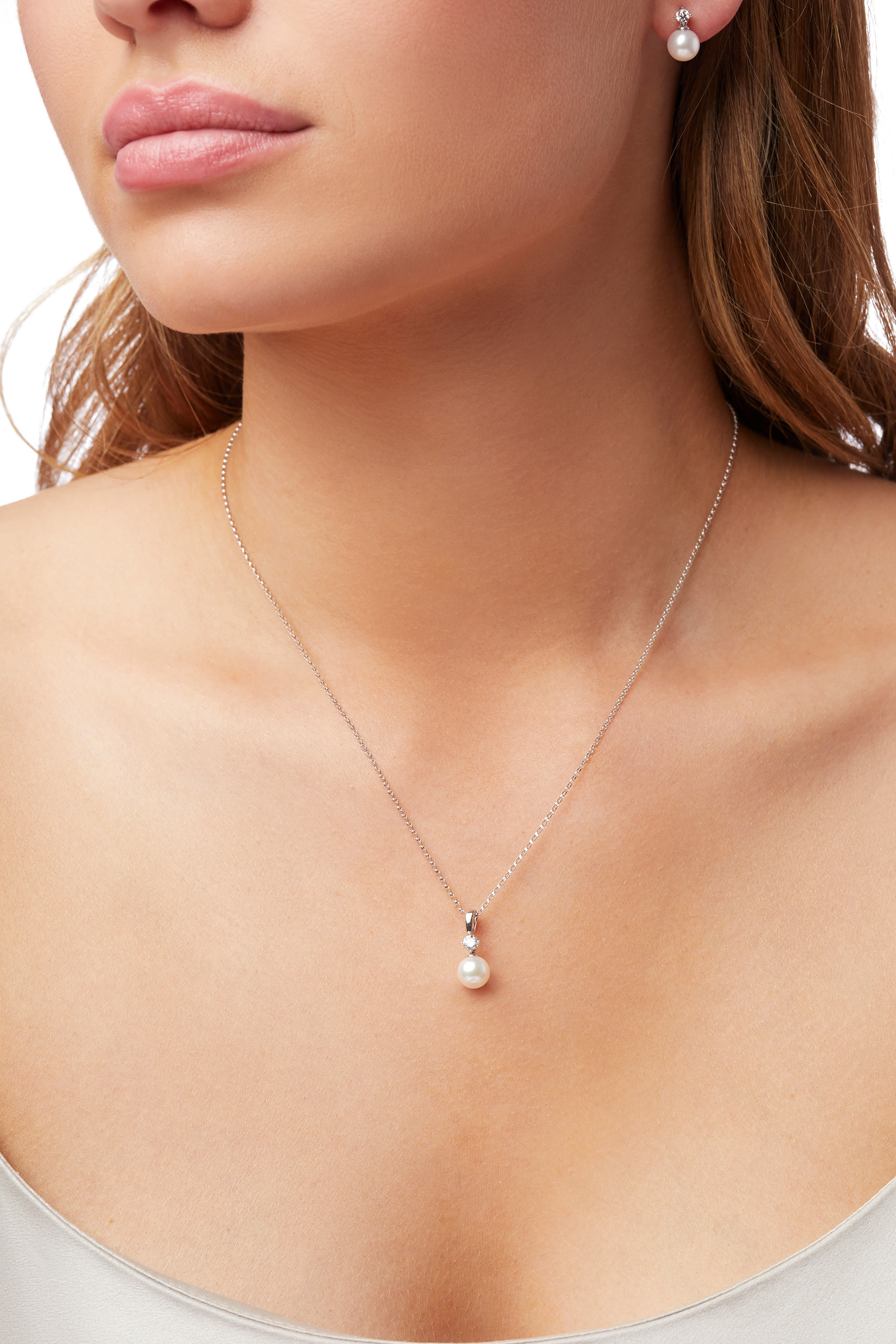 Classic Pendant Necklace, 18k White Gold, Diamond & 7mm Pearl