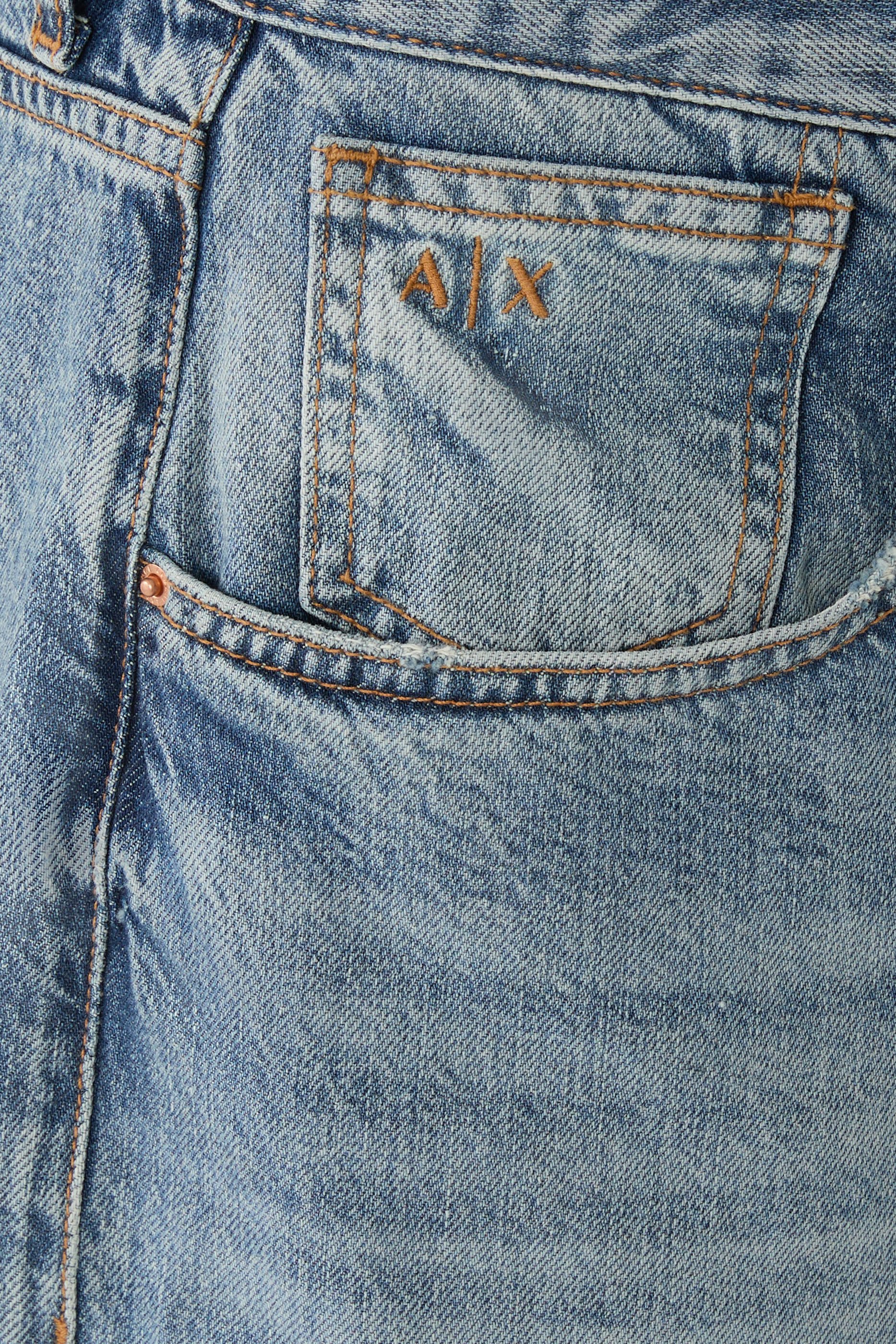 Loose-Fit Tapered Denim Jeans