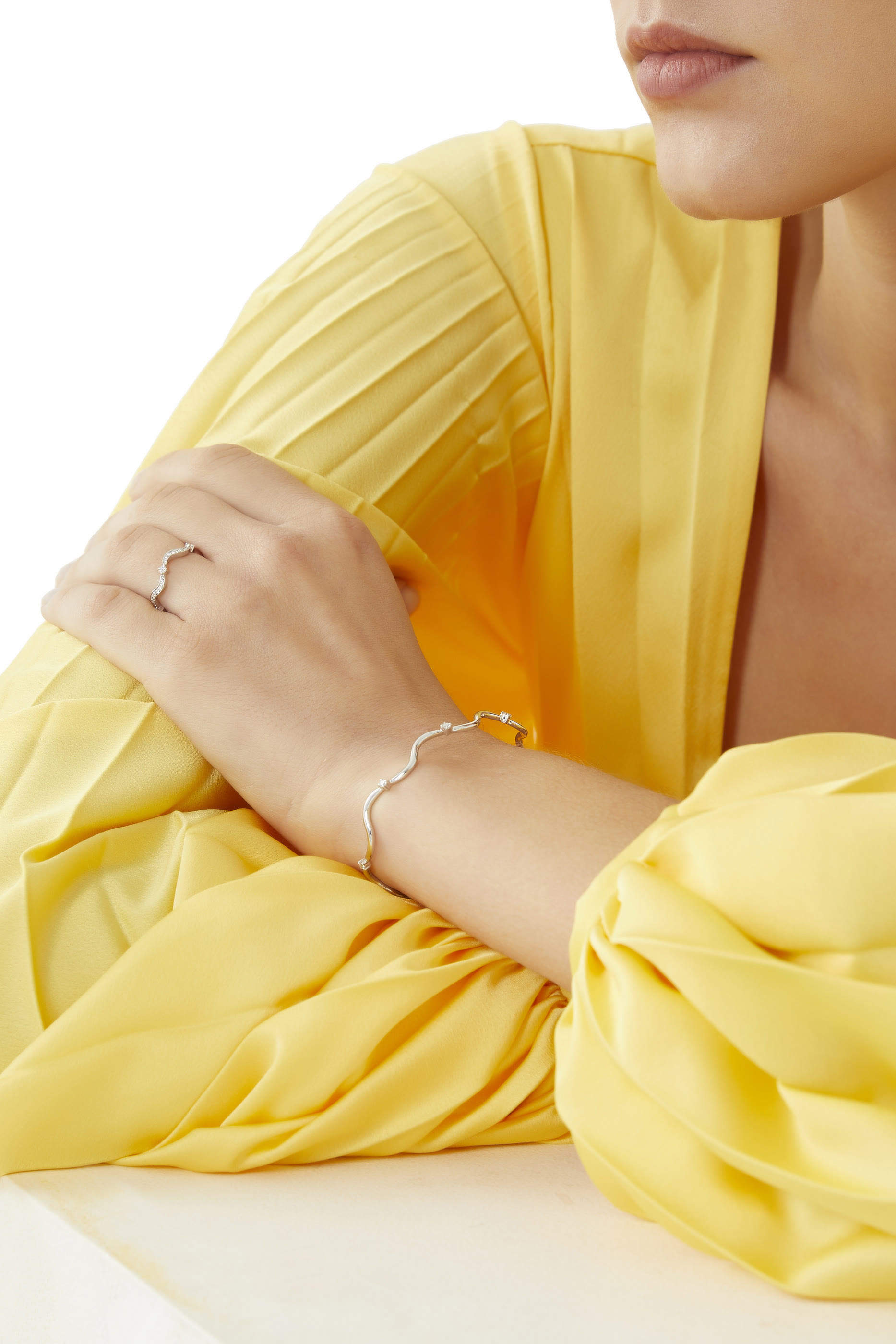 Single Wave Ring , 18k White Gold & Diamonds