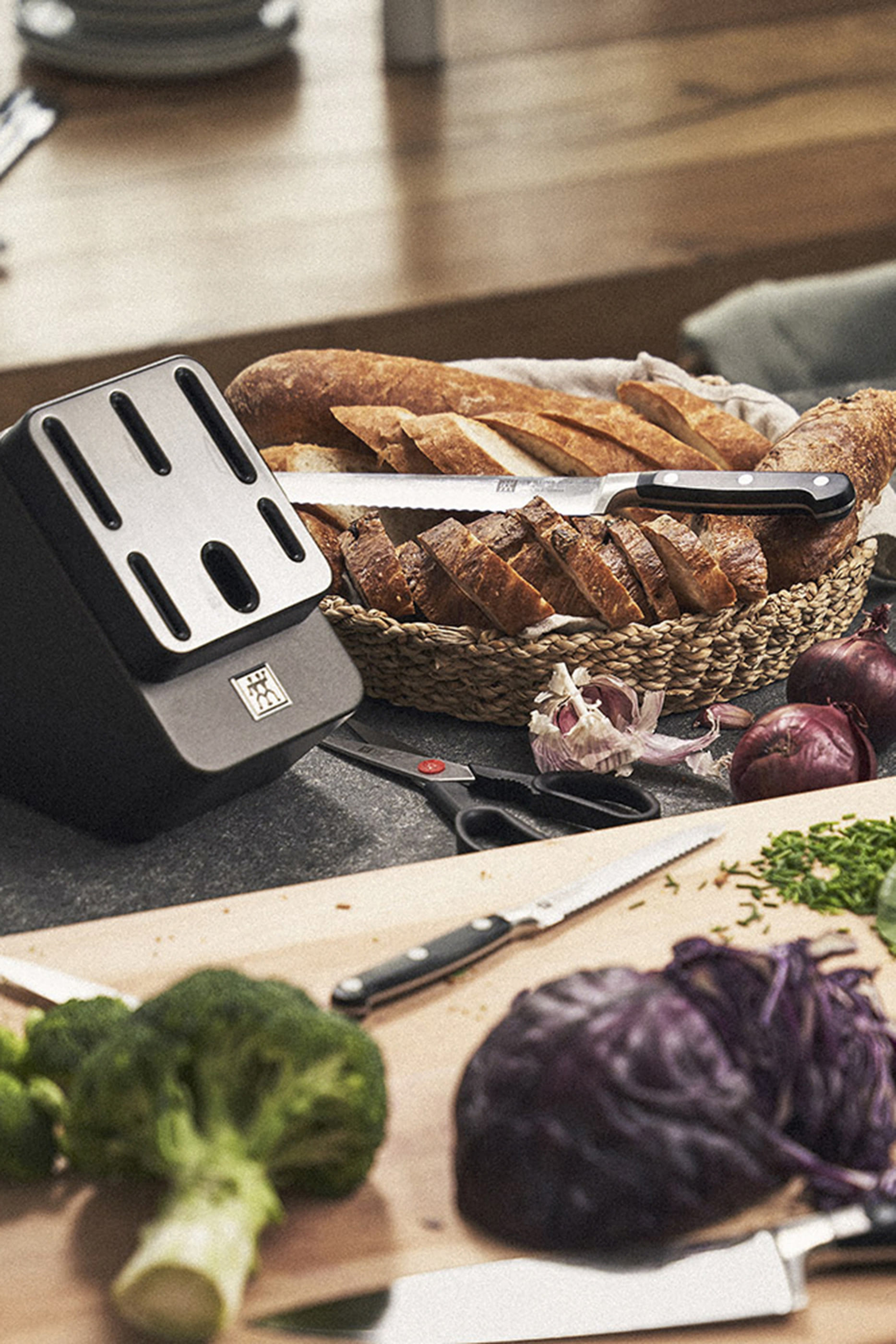 Professional S Self-Sharpening Knife Block Set