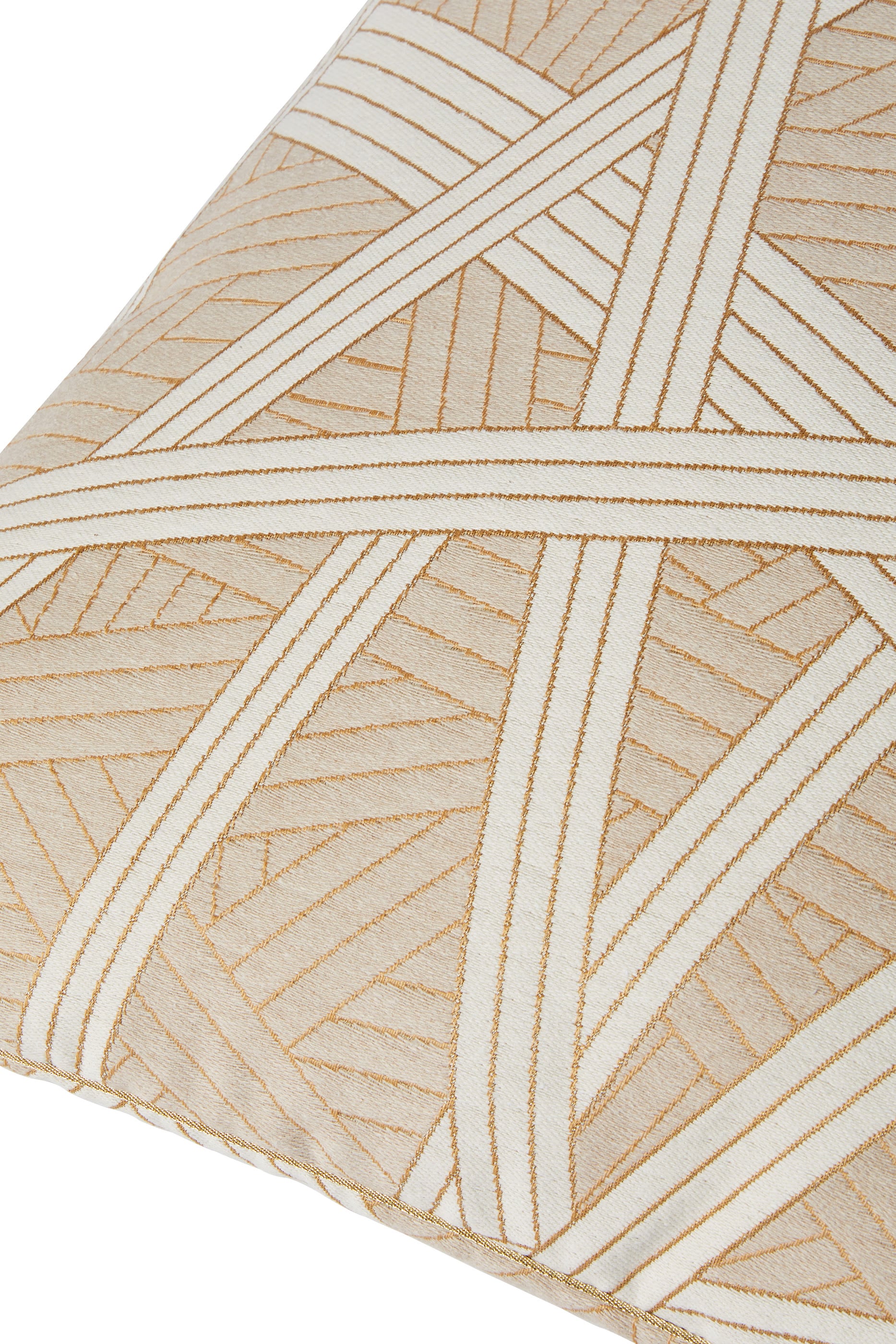 Nastri Cushion