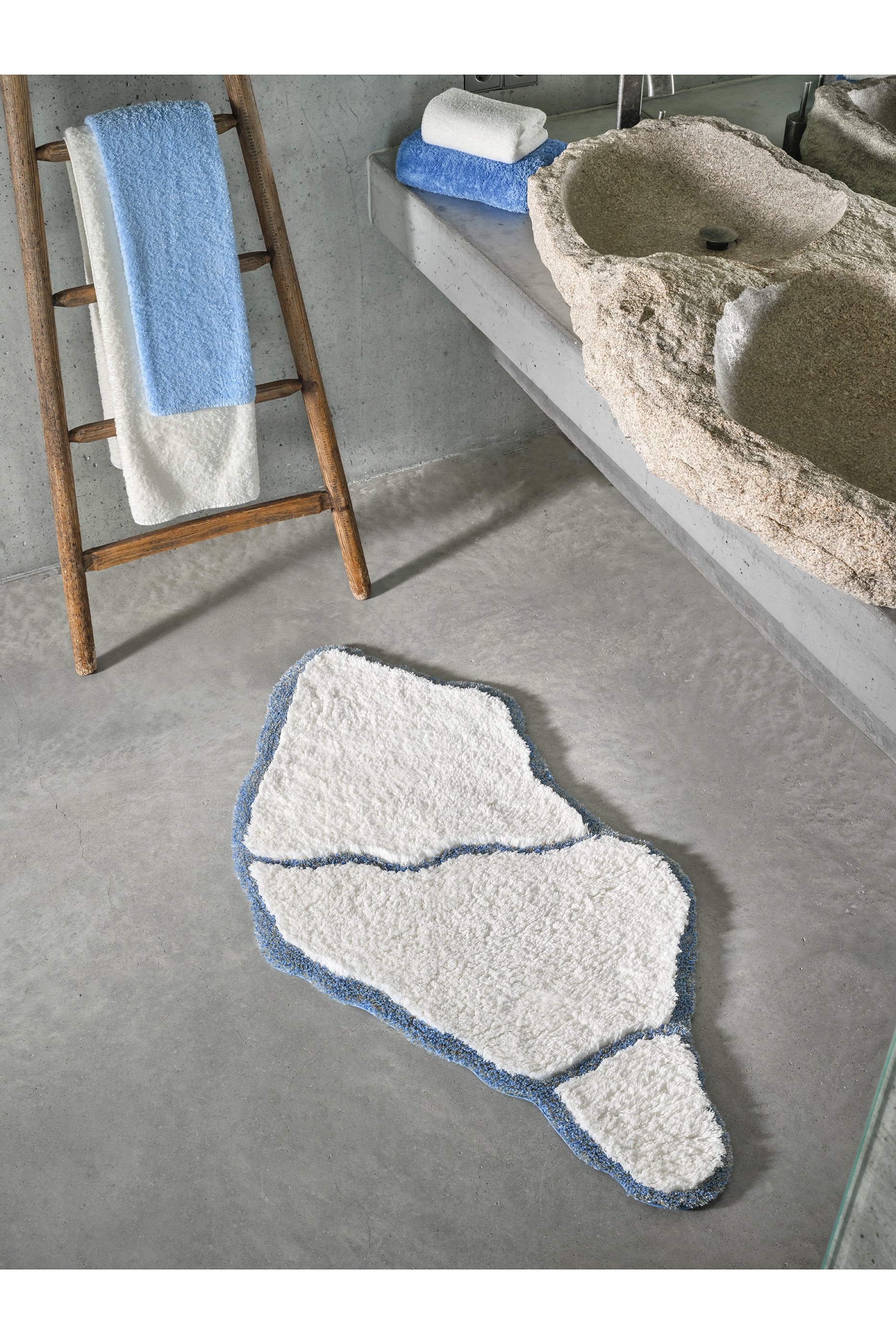 Jess 330 Bath Rug