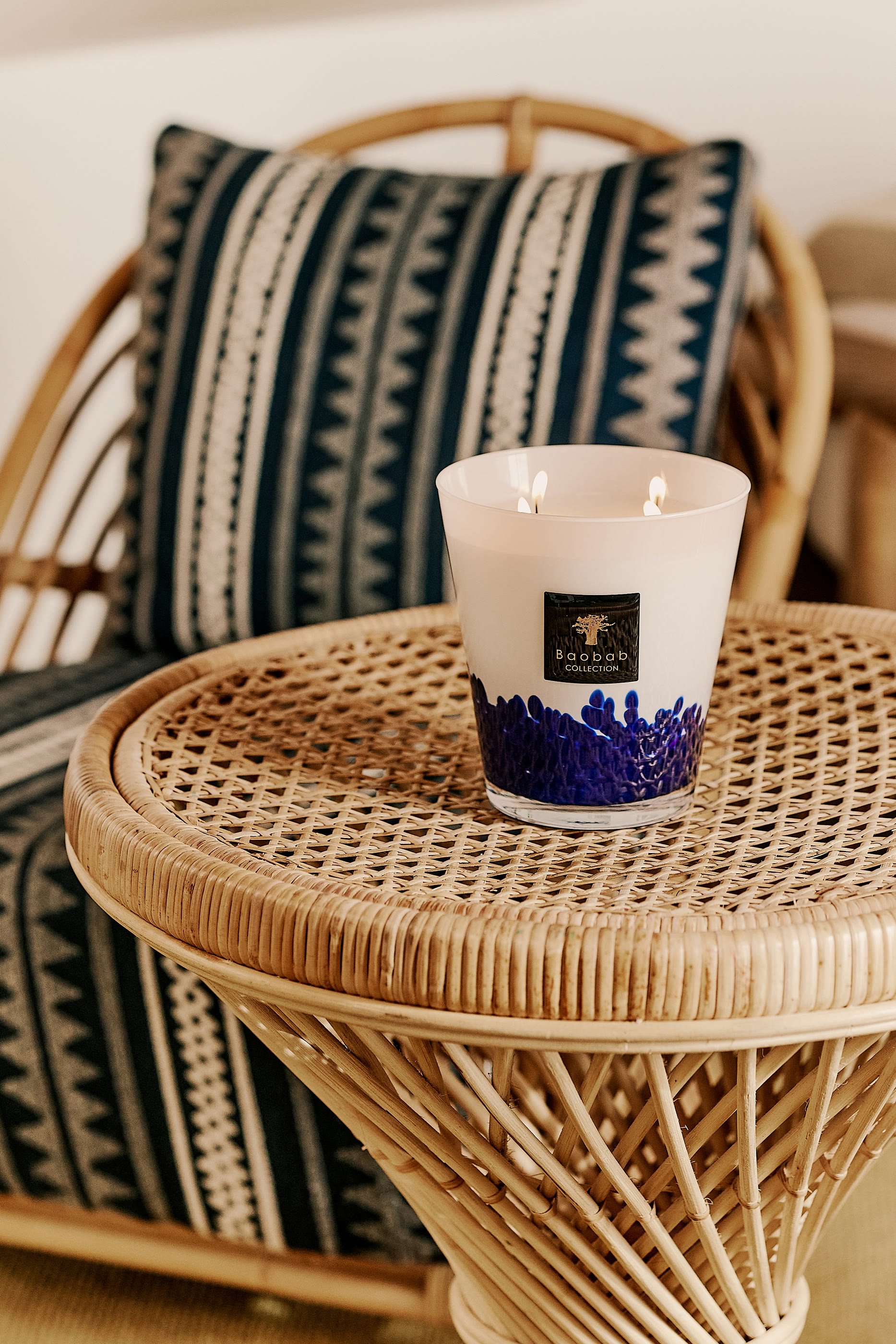 Max 10 Feathers Touareg Candle