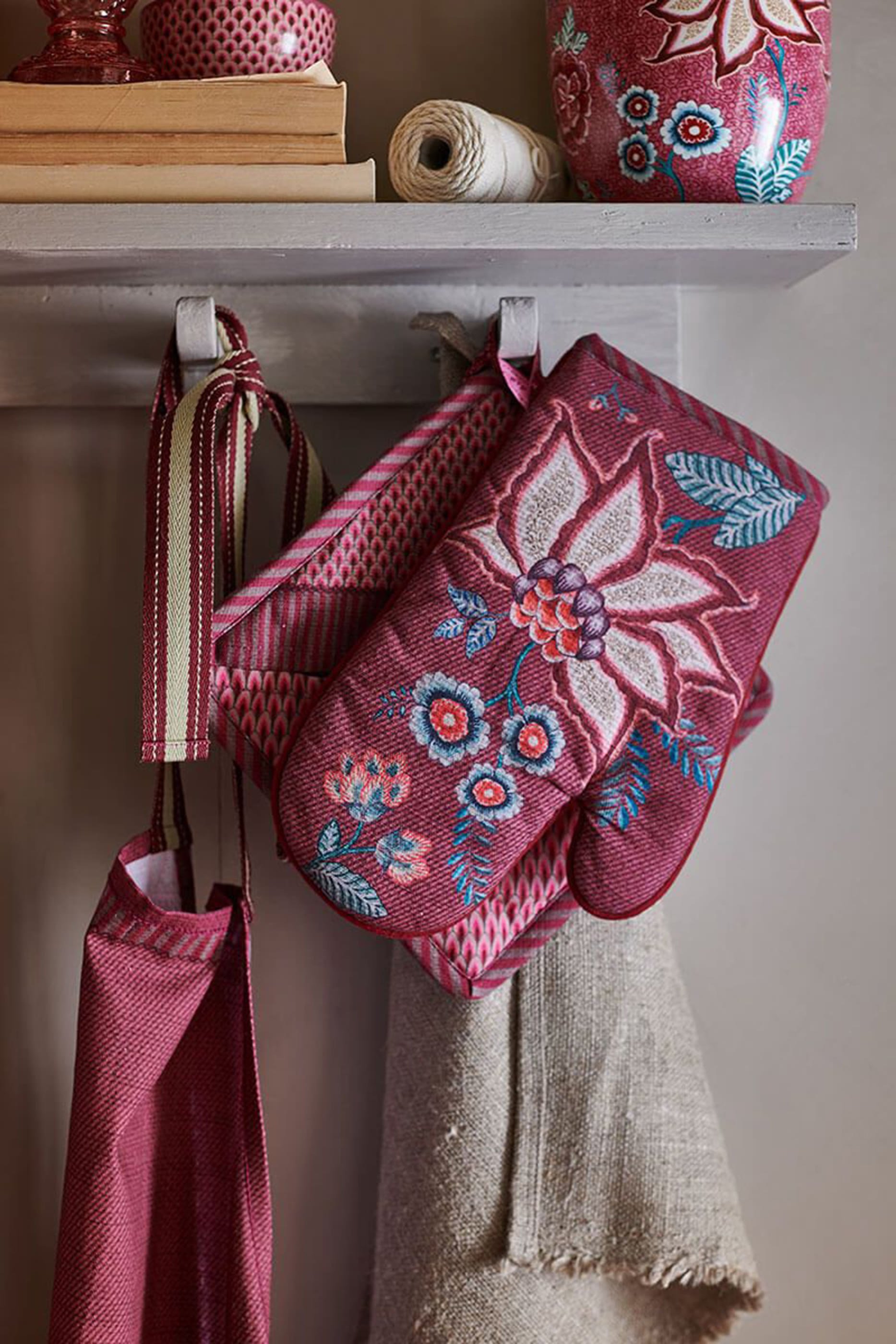 Flower Festival Oven Glove