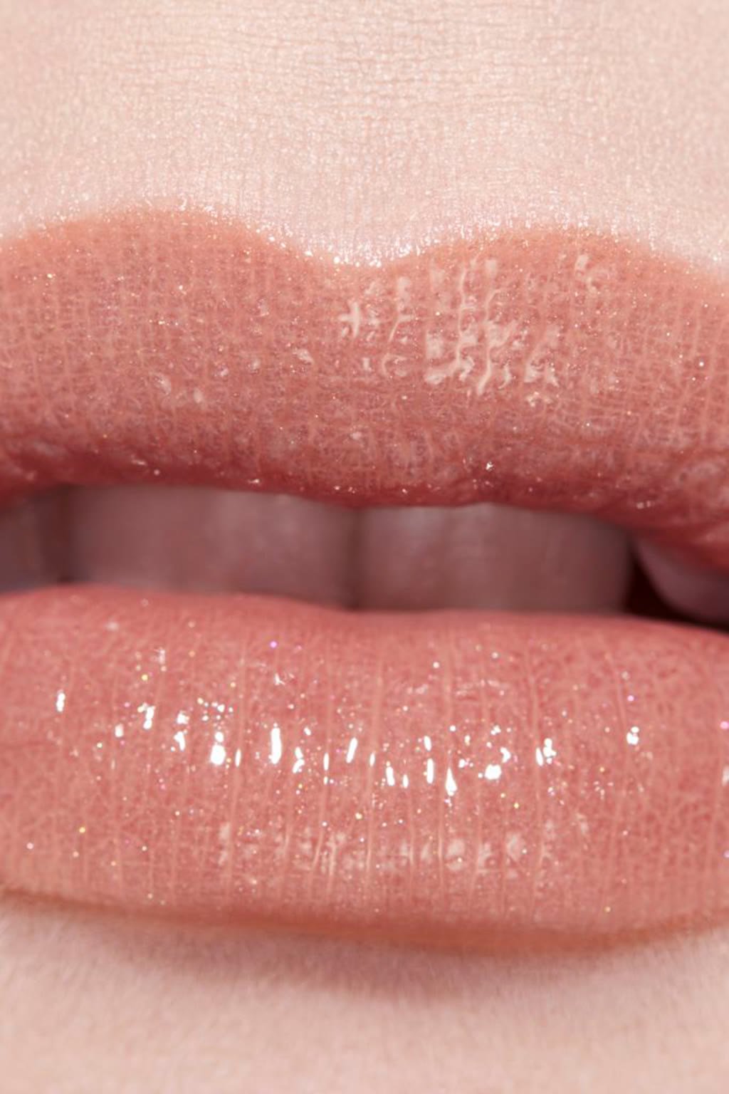 ROUGE COCO FLASH Colour, Shine, Intensity In A Flash