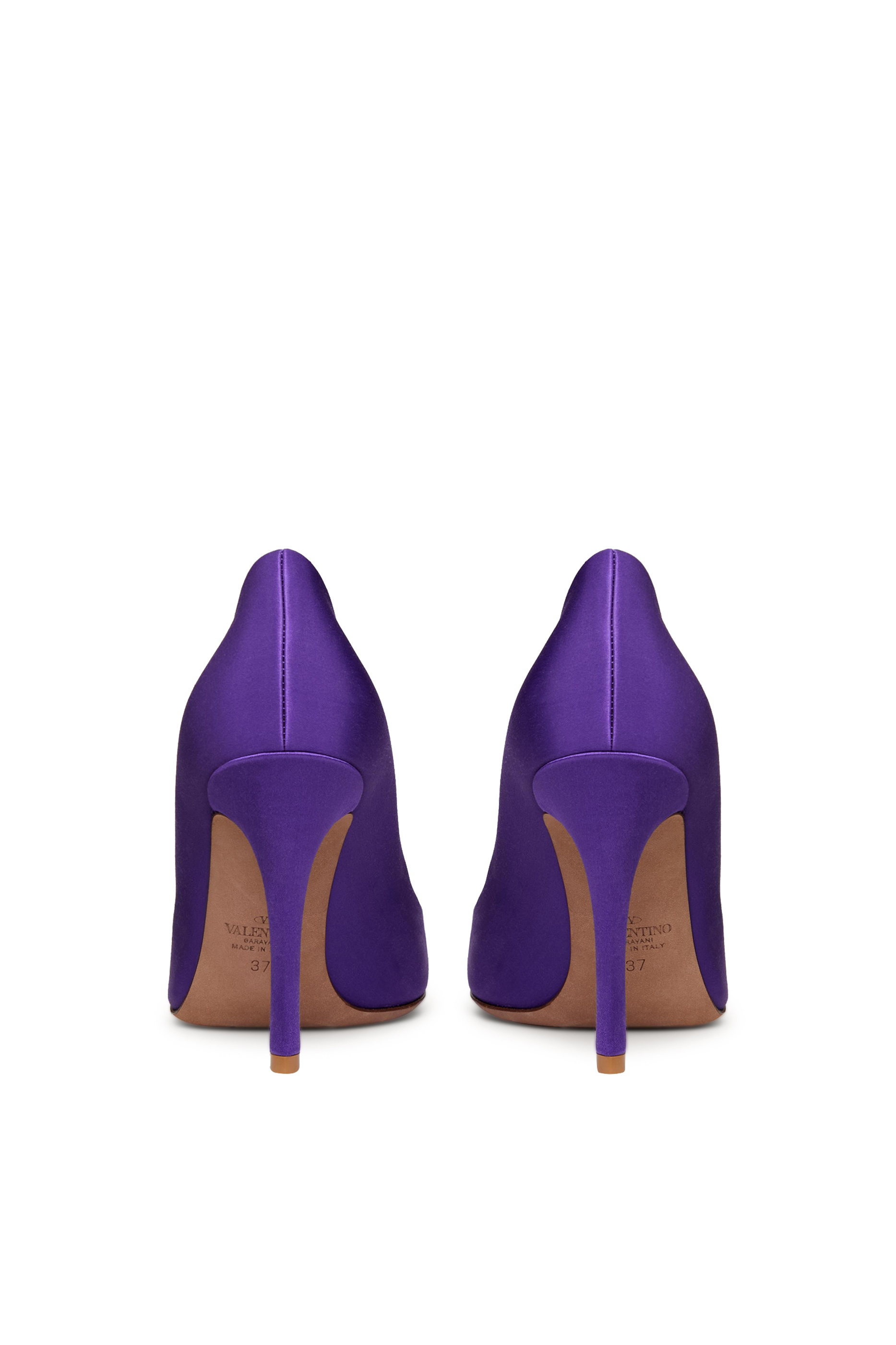  One Stud 100 Satin Pumps