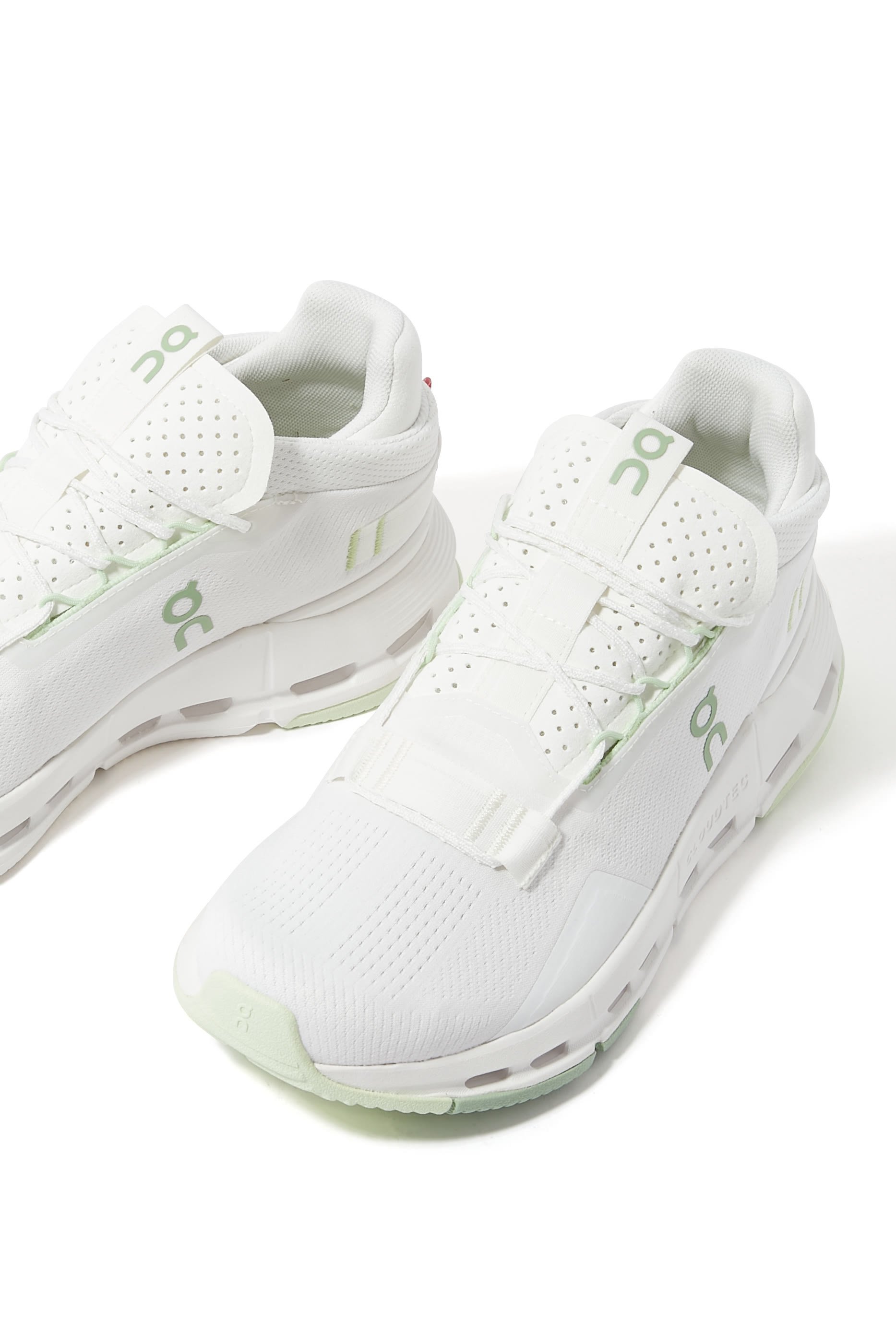 Womens Cloudnova 2 Sneakers