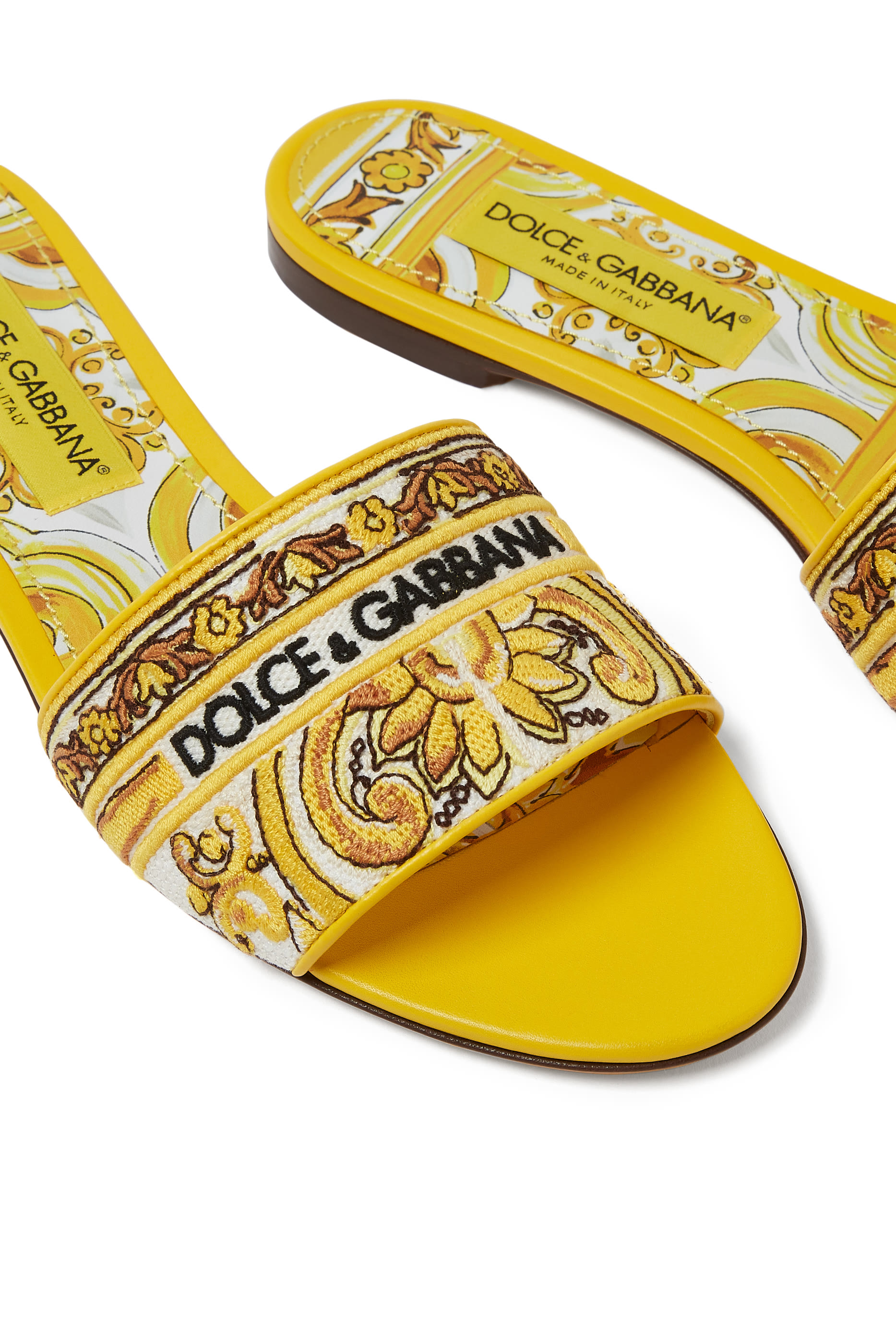 Embroidered Majolica Pattern Slides