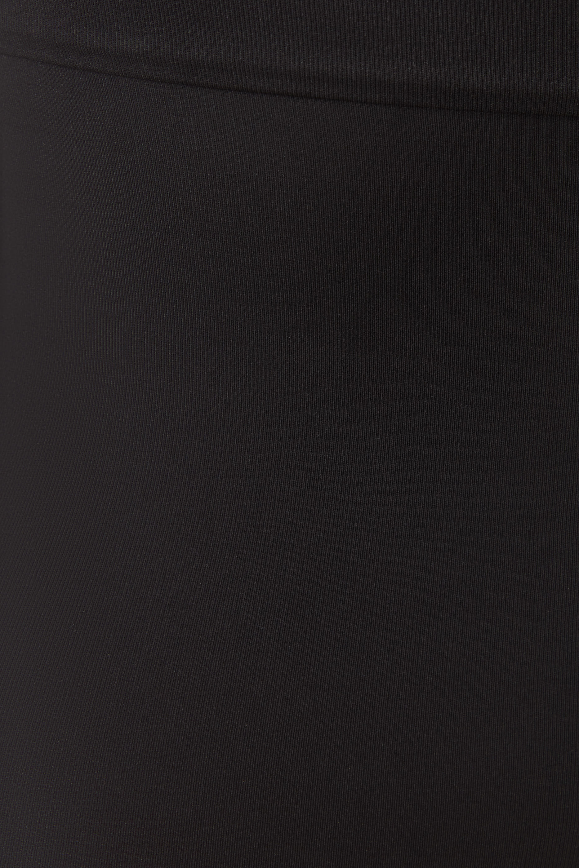  Everyday Sculpt High-Waisted Mid Thigh Shorts