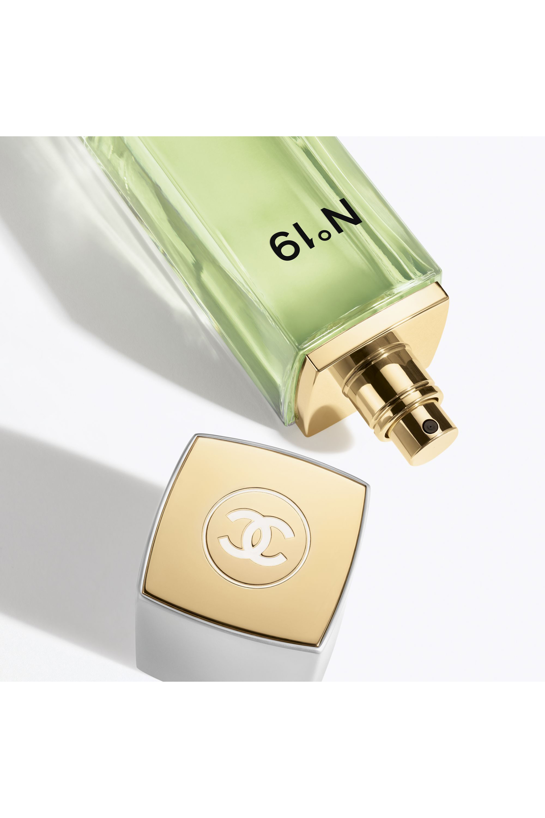 N&deg;19 Eau de Toilette