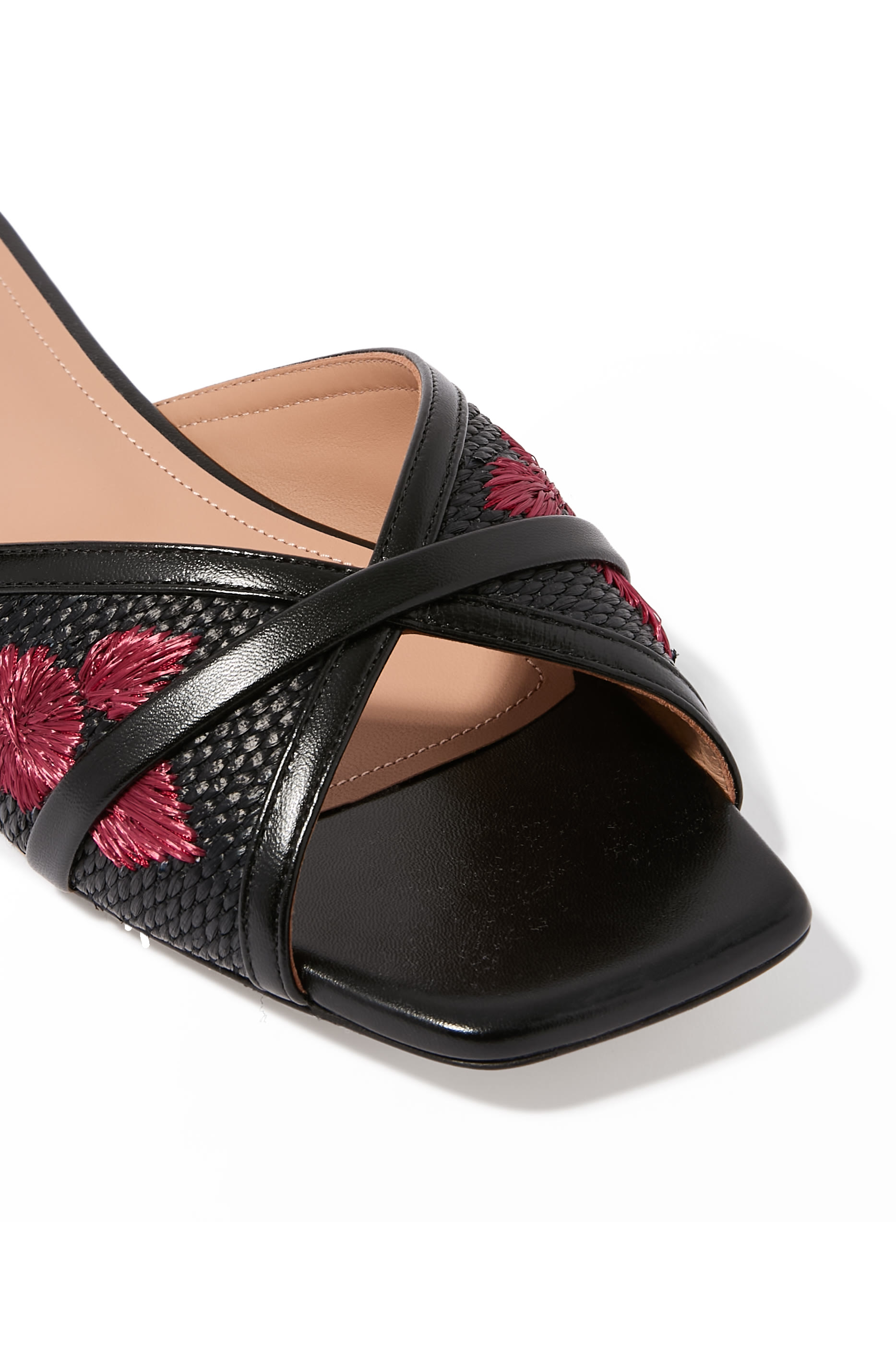 Perla Flat Sandals