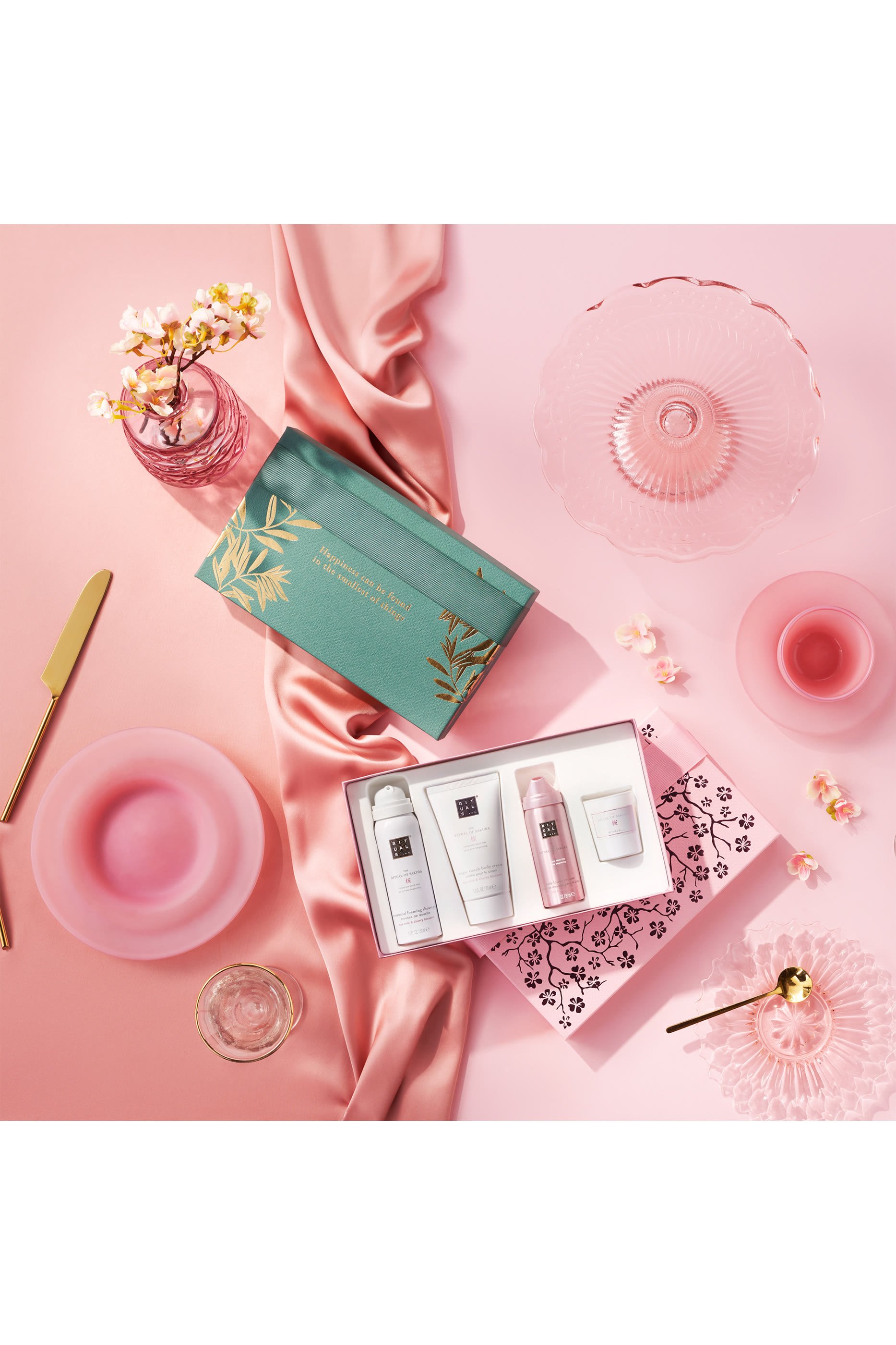 The Ritual of Sakura Small Gift Set