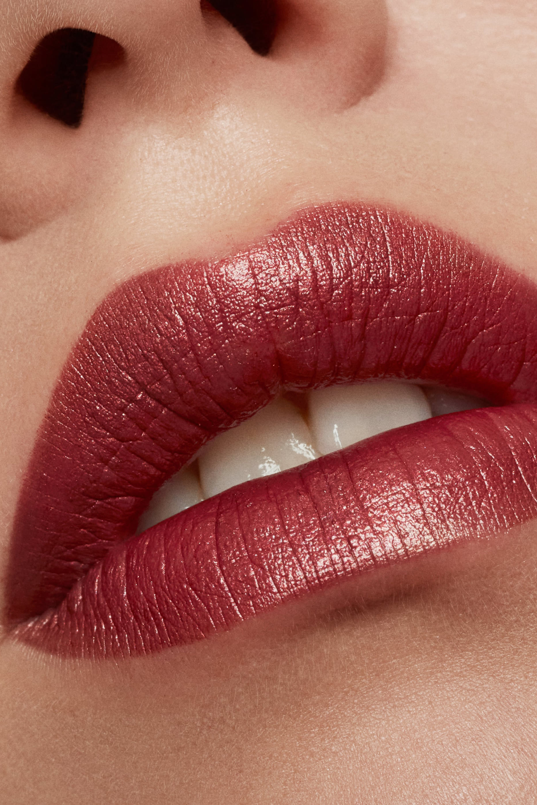 Shimmering Lipstick