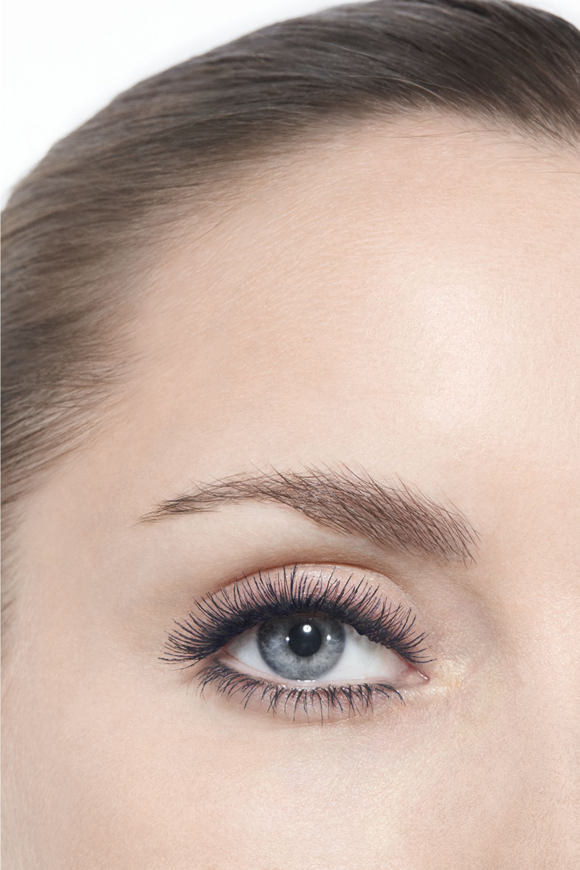 Noir Allure All-In-One Mascara: Volume, Length, Curl And Definition