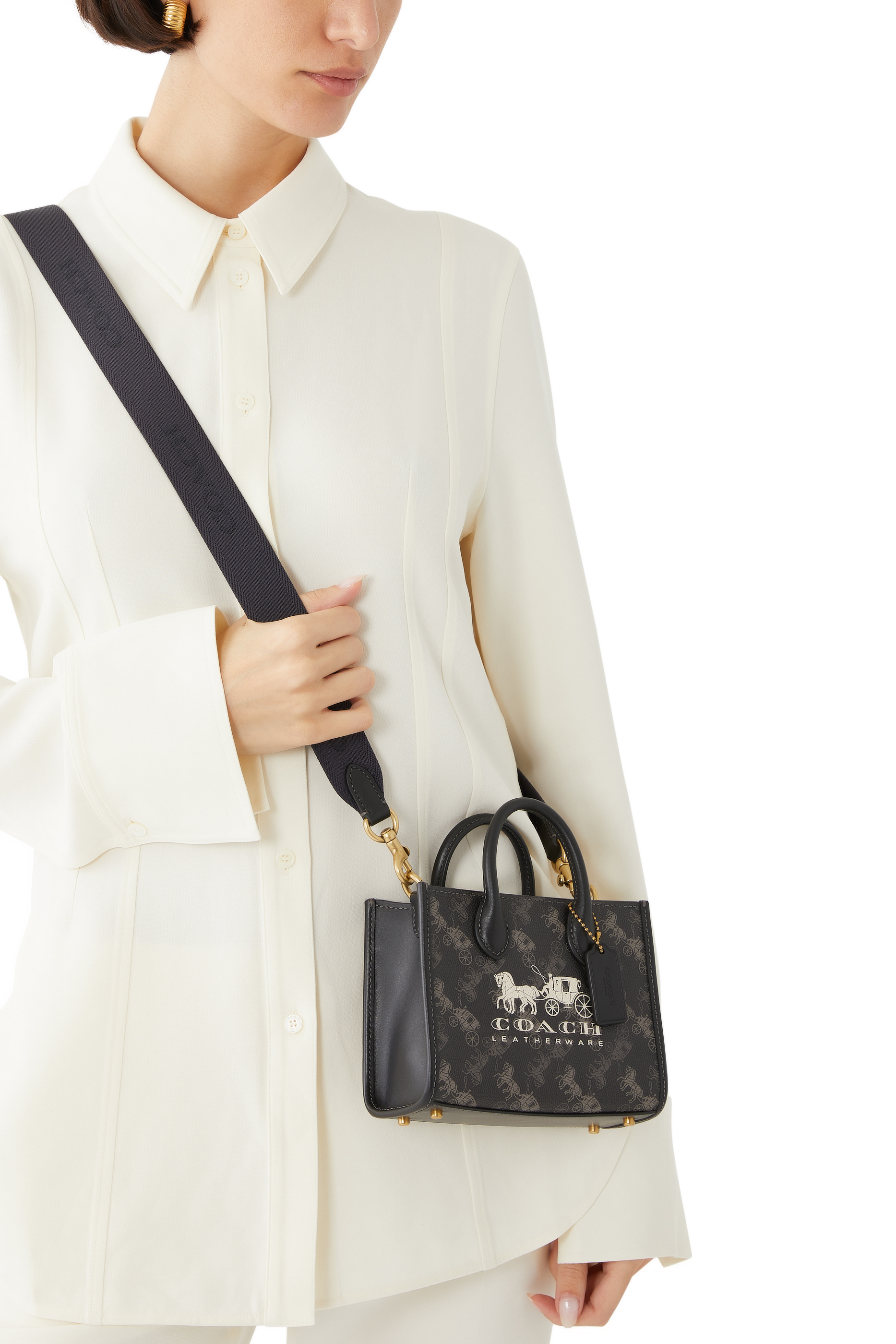 Ace 17 Tote Bag with Horse and Carriage Print