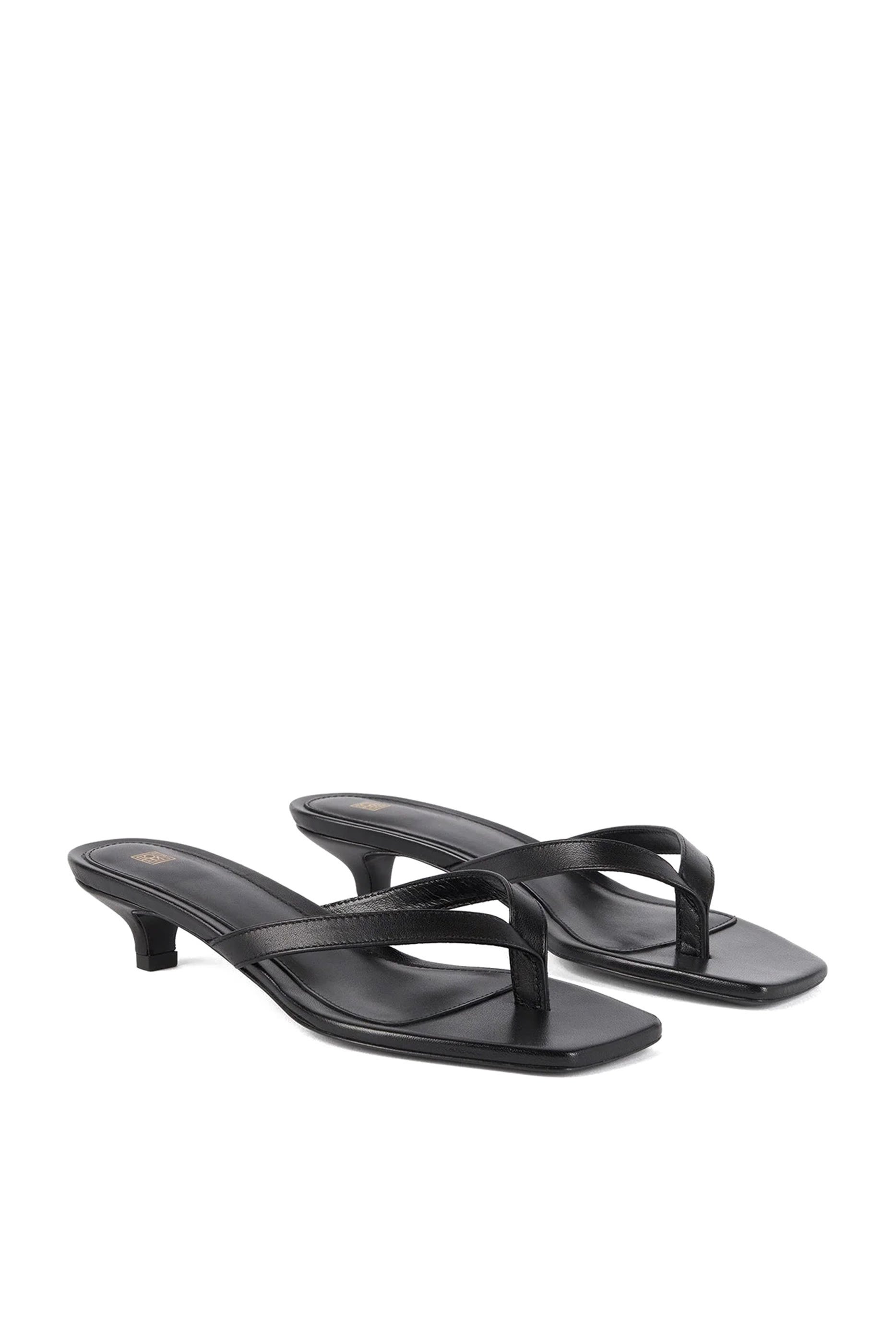 35 Leather Flip-Flops