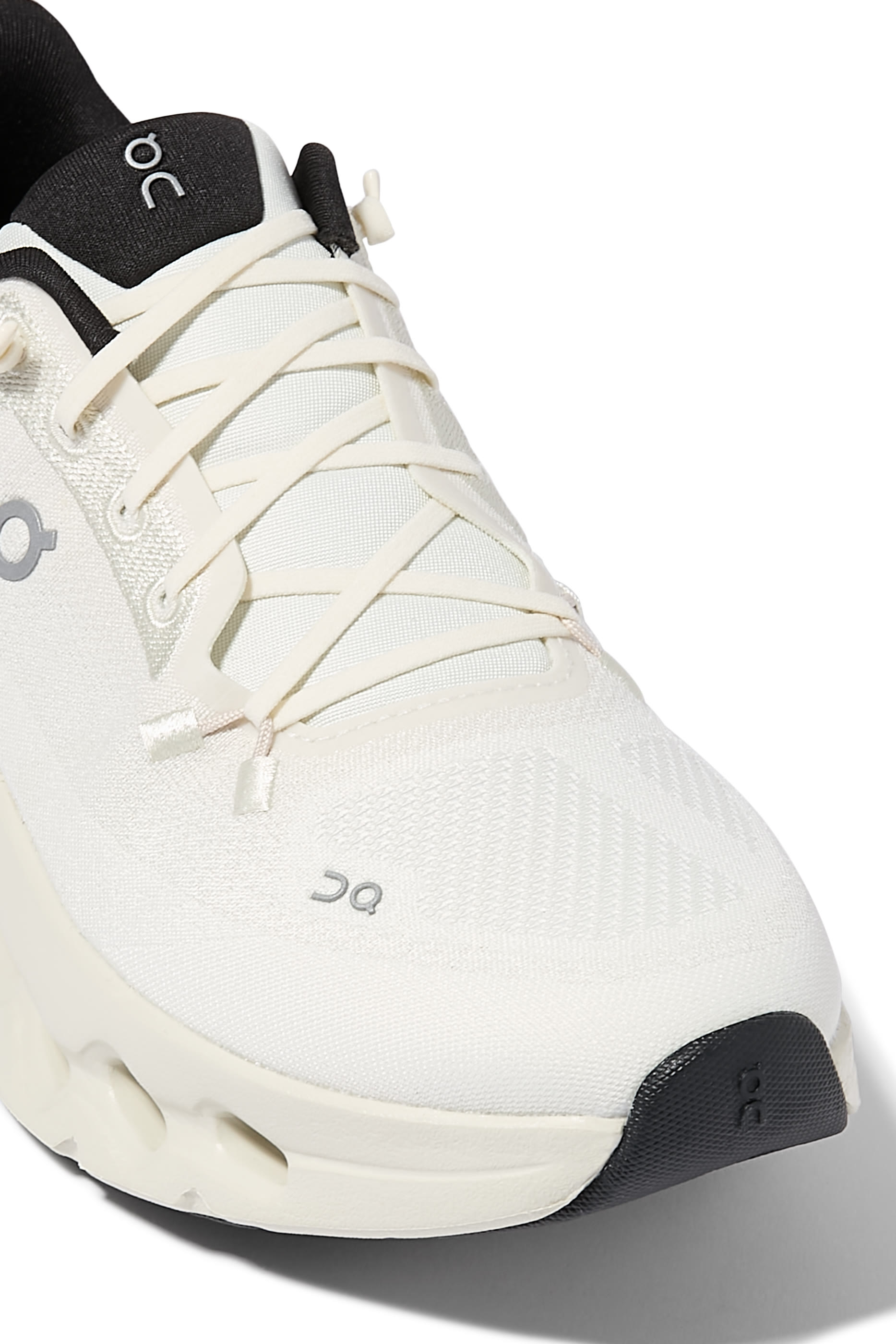  Cloudtilt Low Top Sneakers