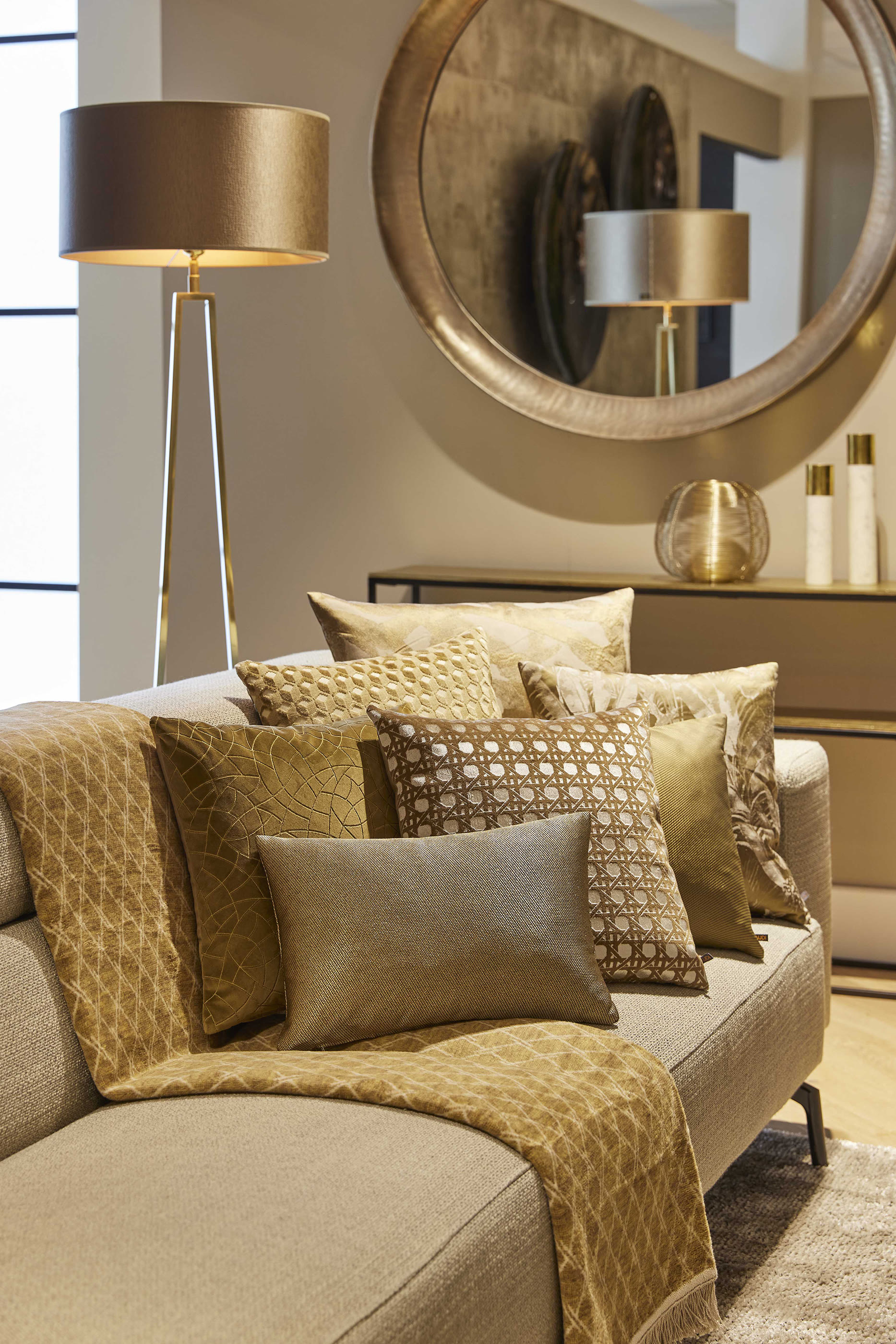 Frior Decorative Cushion