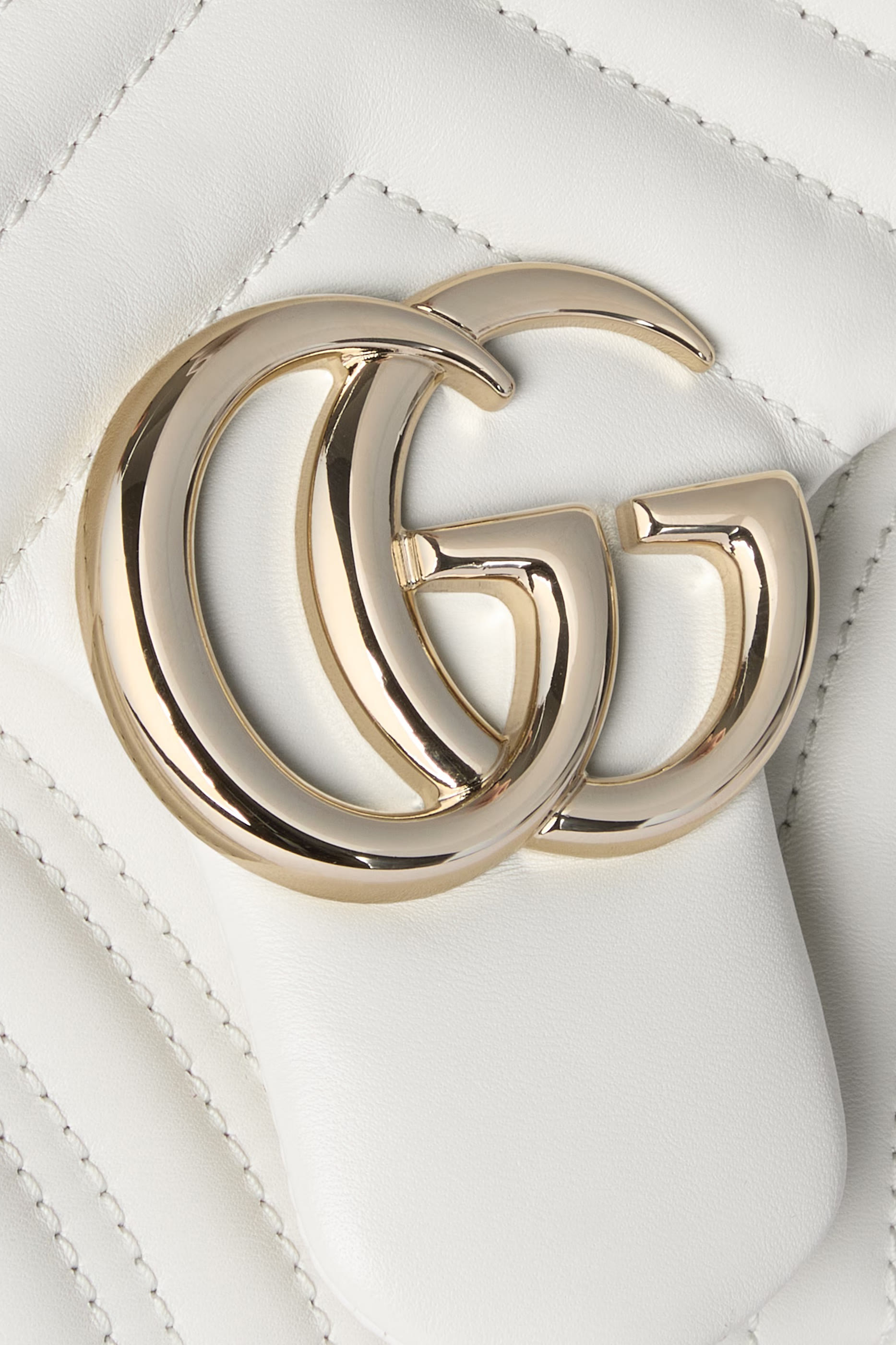 GG Marmont Medium Shoulder Bag