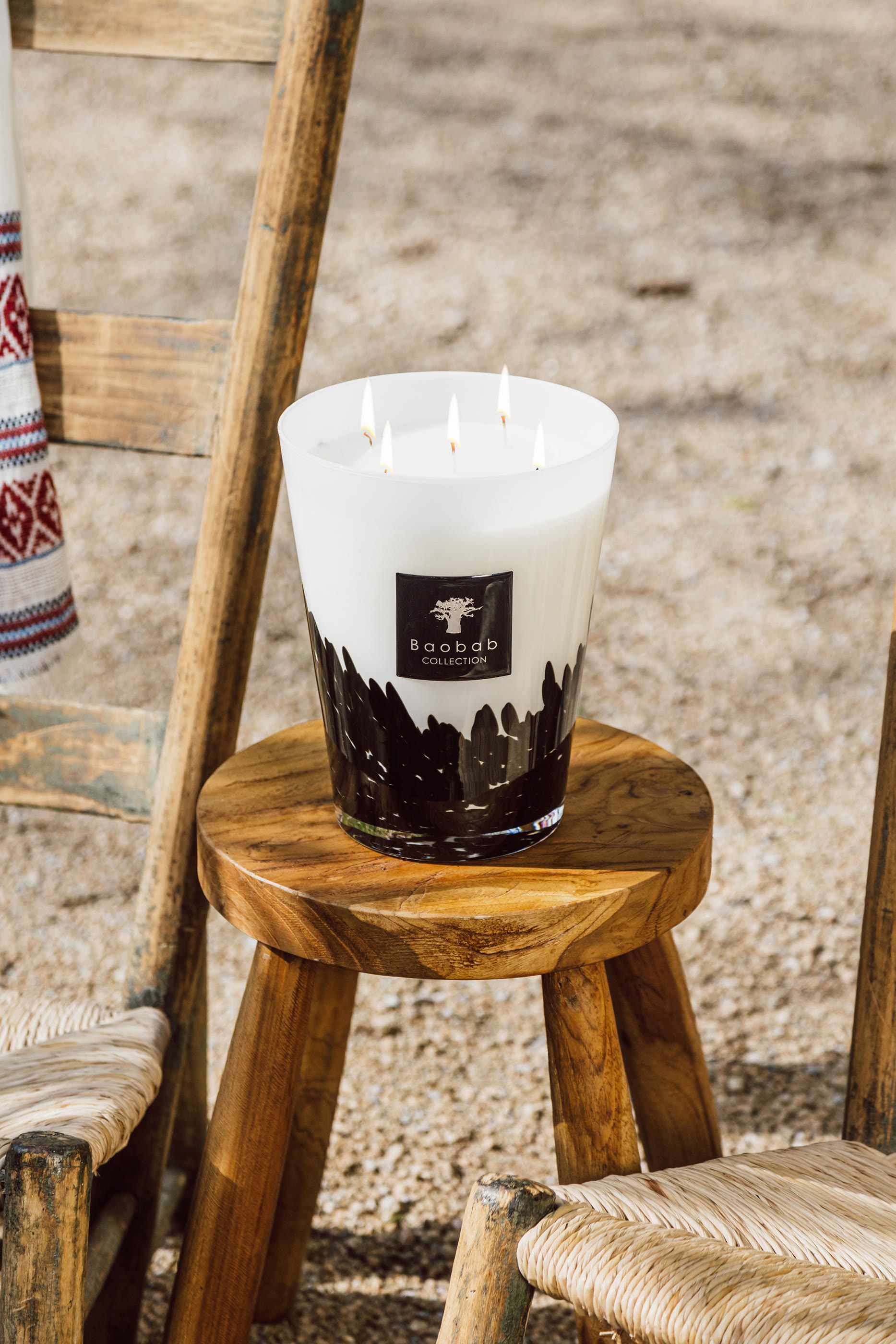 Max 10 Feathers Scented Candle