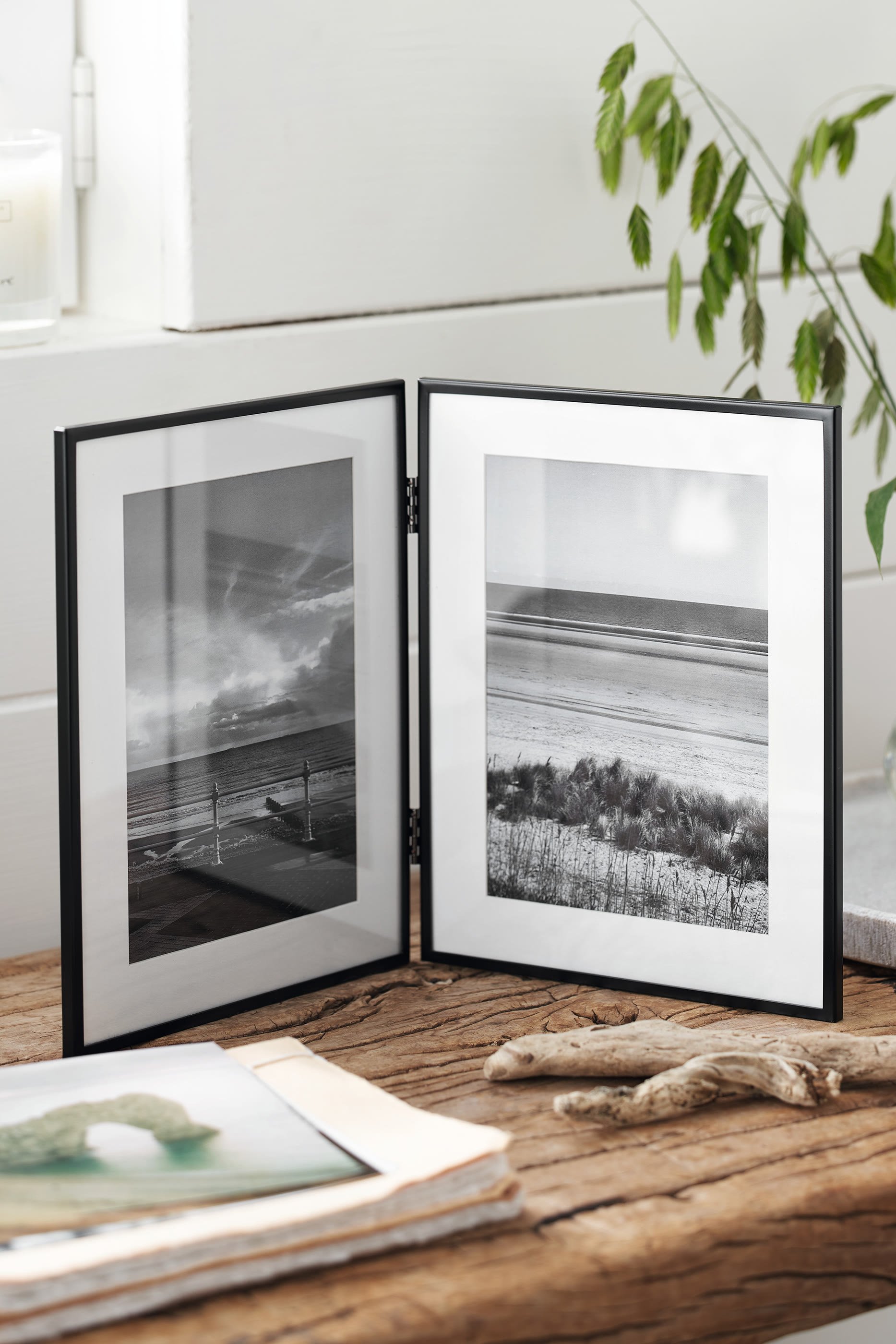 Fine Double-Hinged Easel Frame