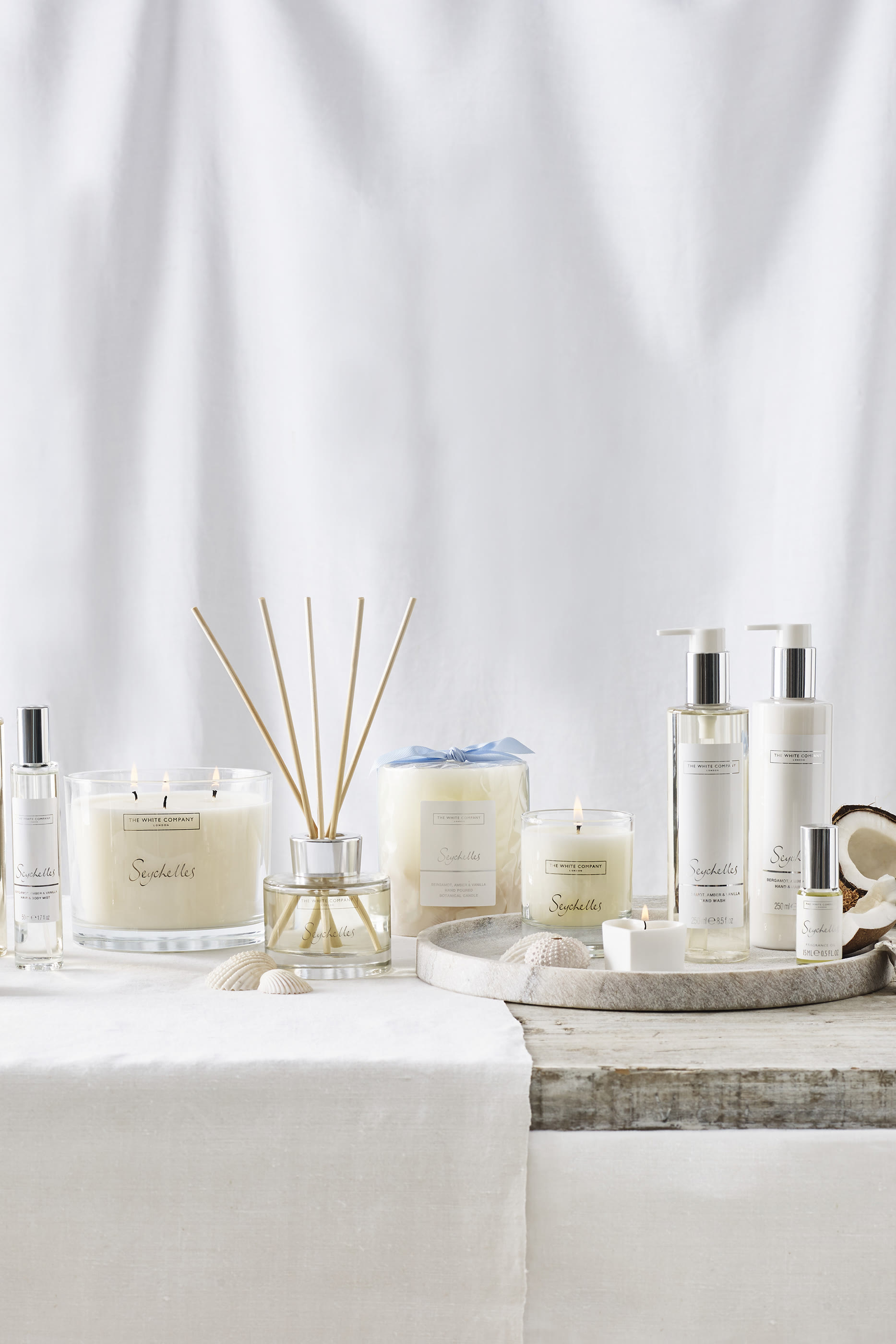 Medium Seychelles Botanical Candle