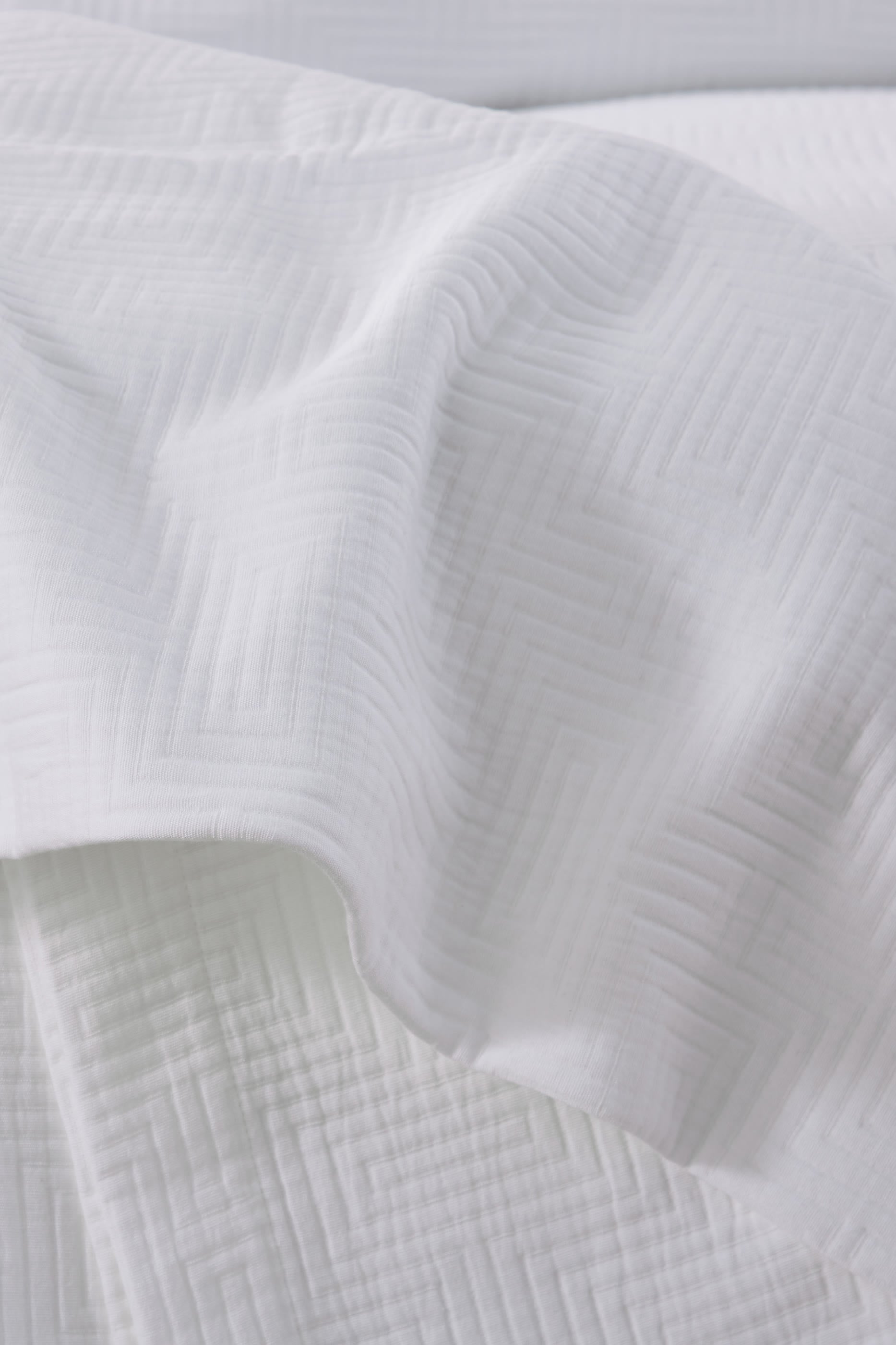 Torino Bedspread and Pillowcase Set