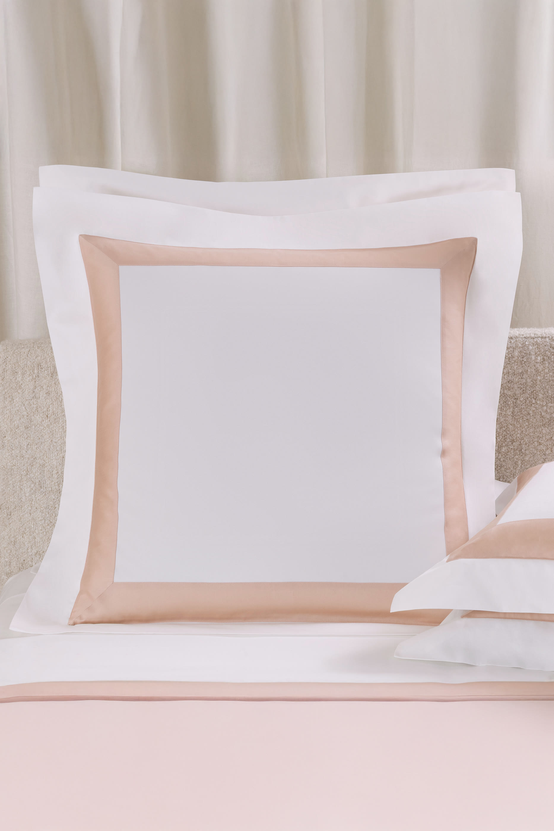 Sateen Breeze Border Pillowcover