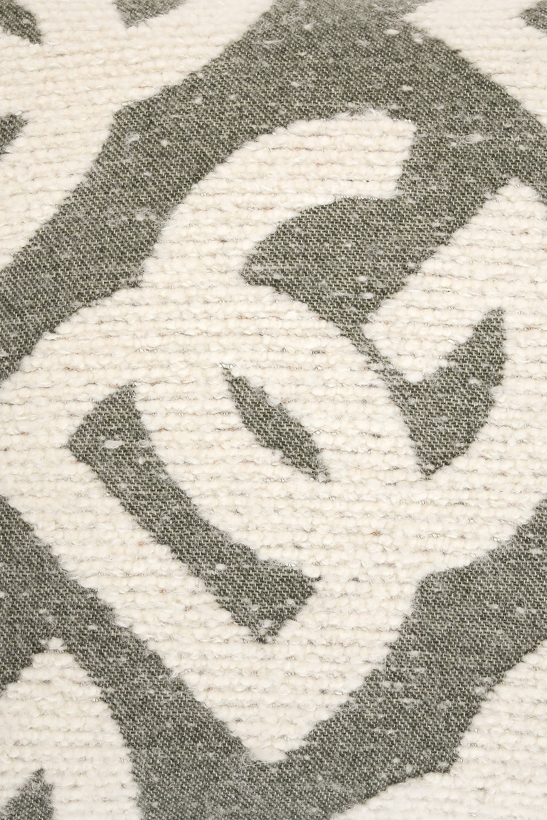 Jacquard Boucl&eacute; Cushion