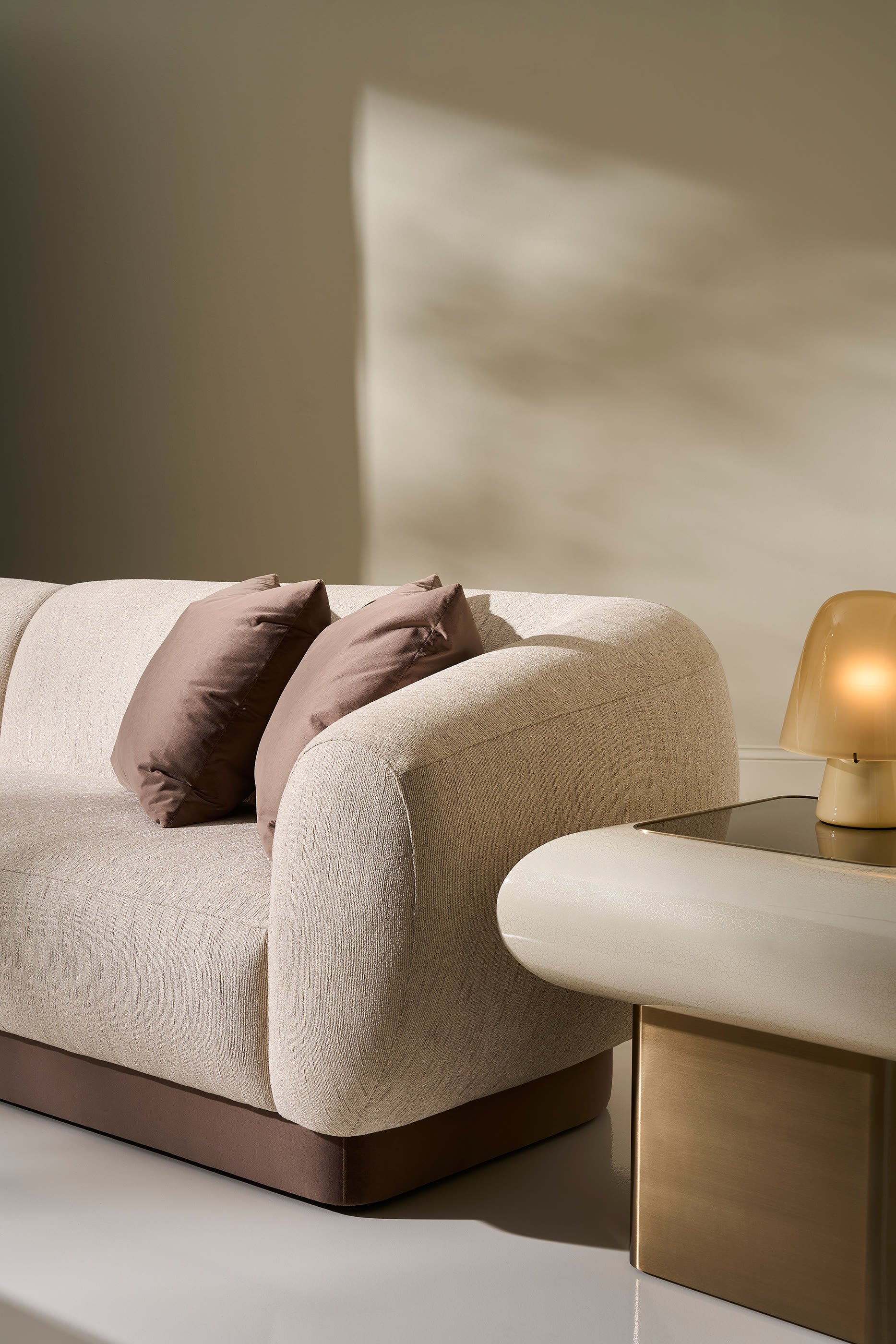 Seta Loveseat