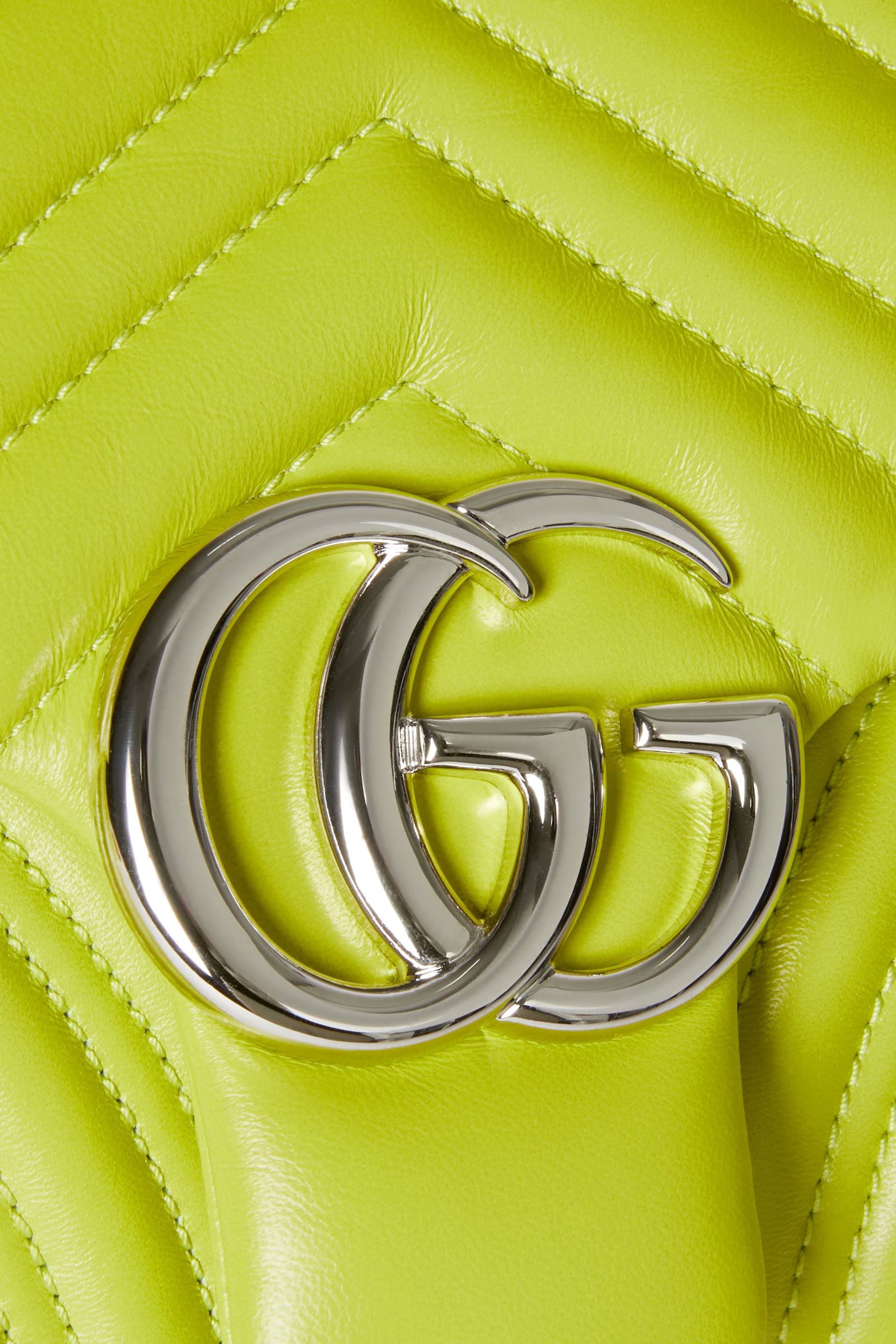 GG Marmont Medium Shoulder Bag