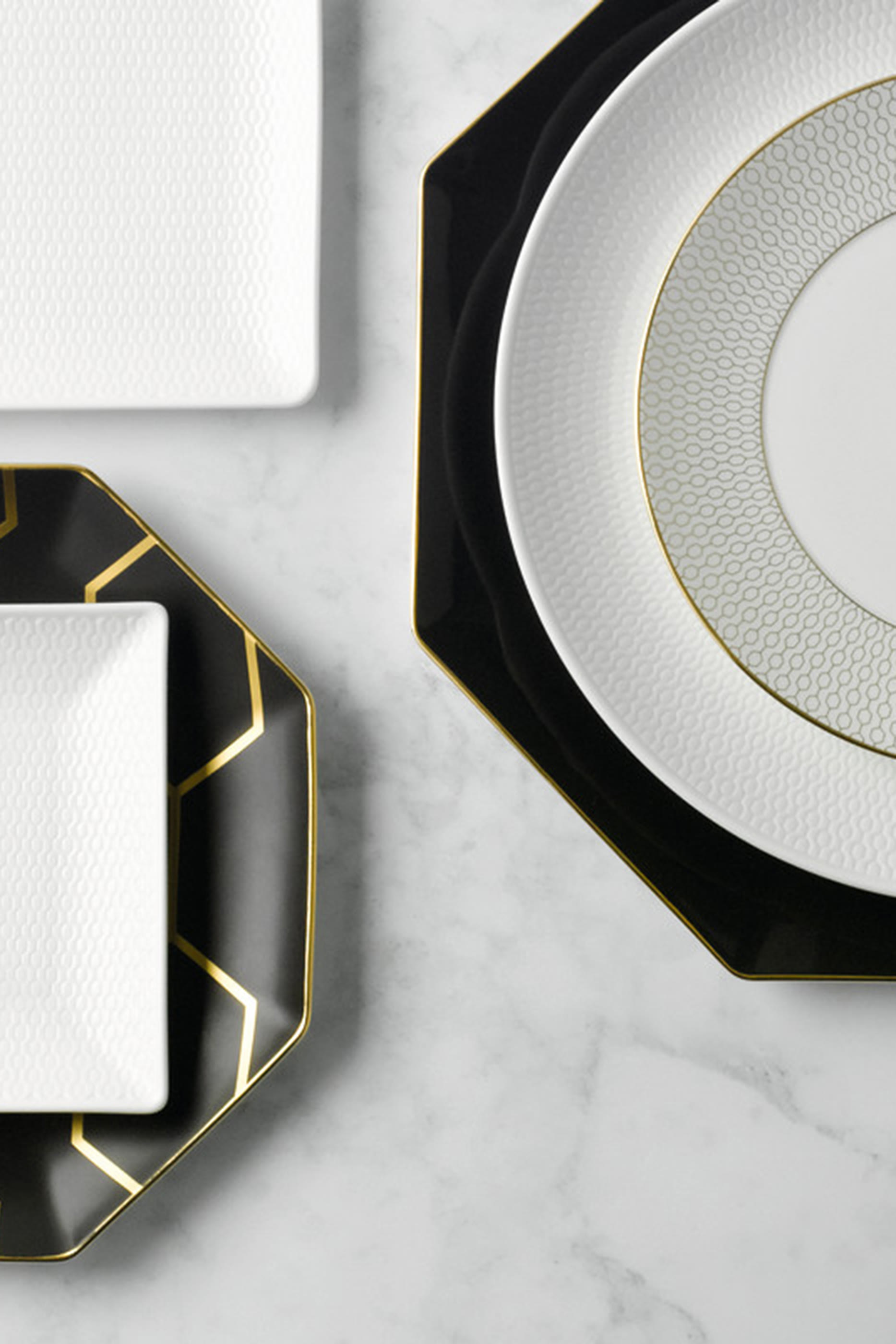 Arris 33 Octagonal Charger