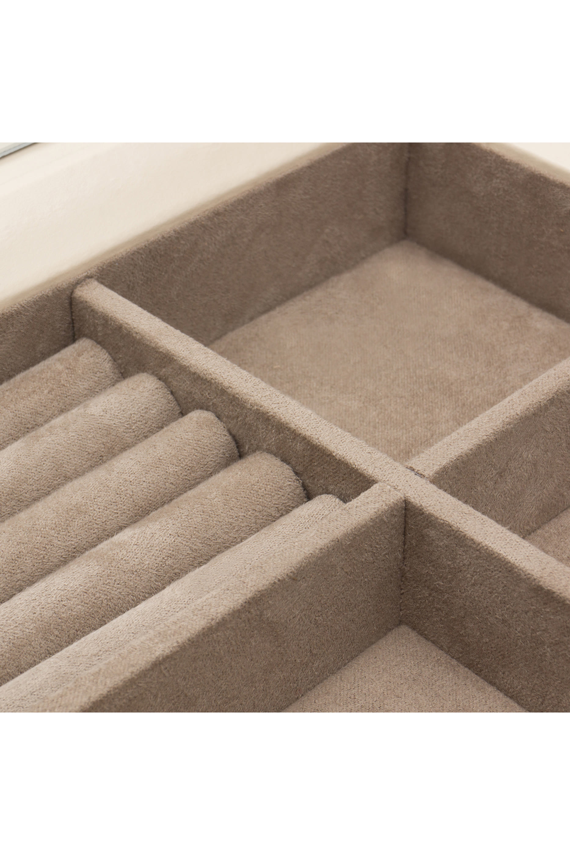 Caroline Medium Jewelry Case