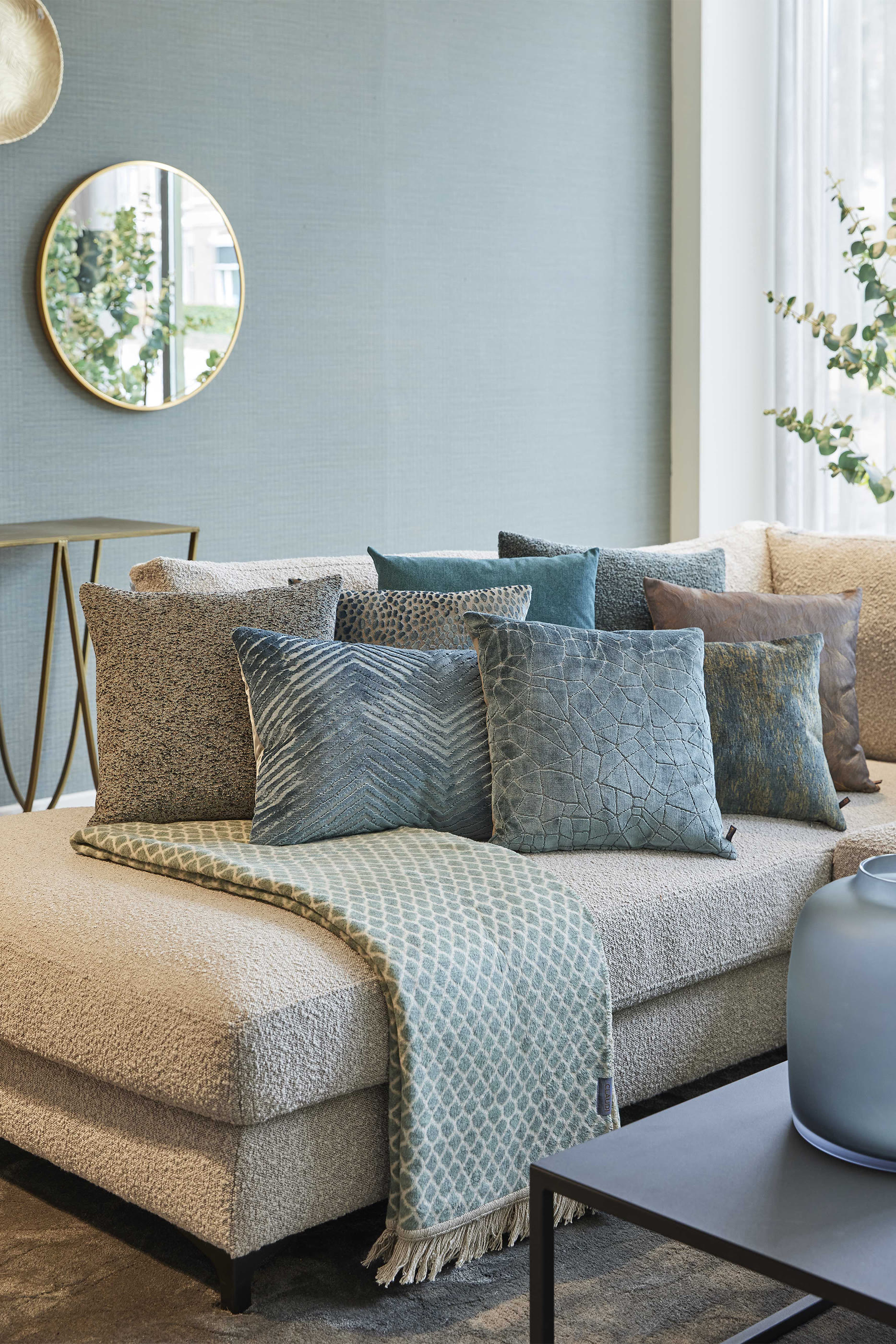 Dafne Fringed Decorative Cushion