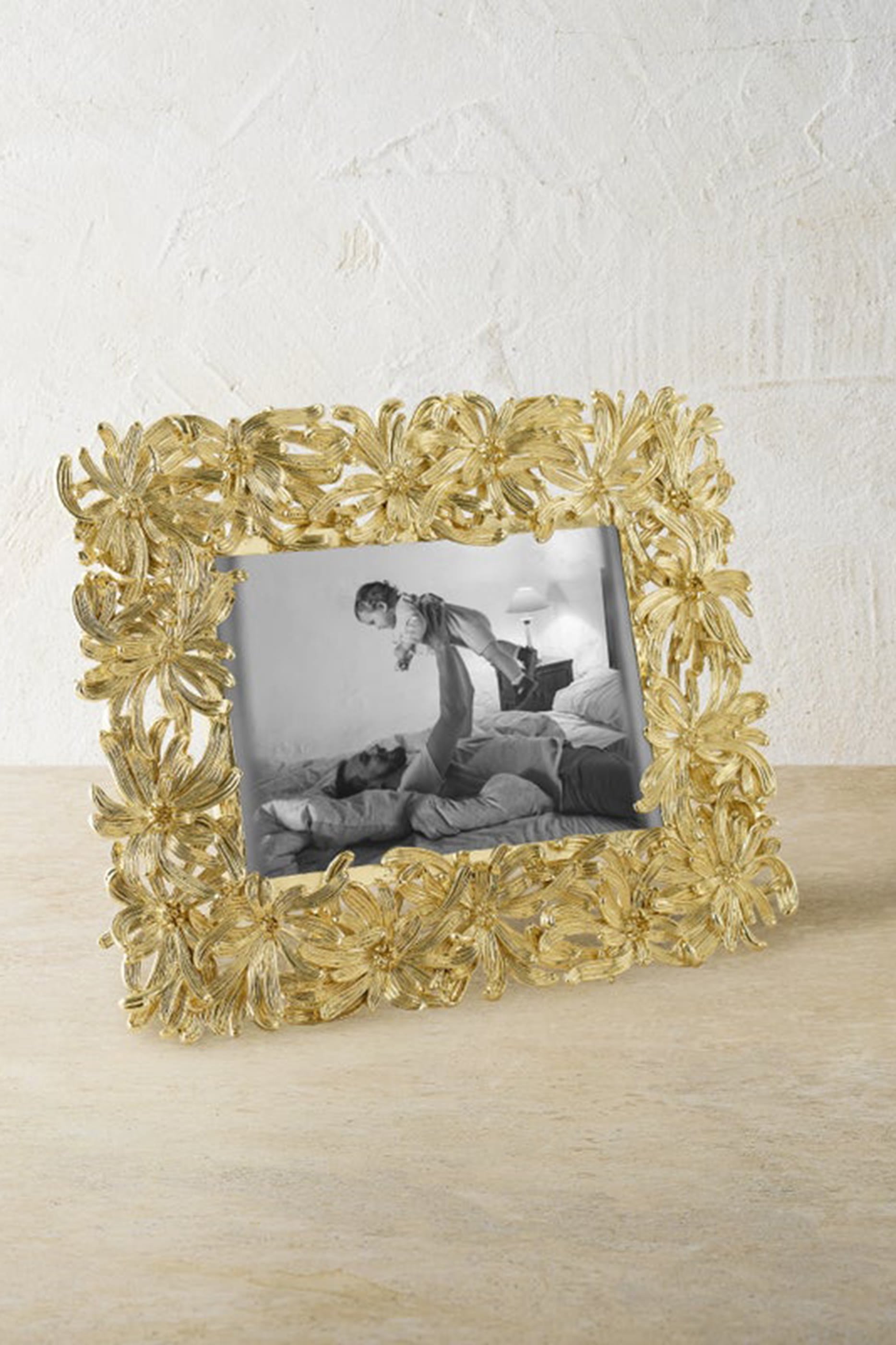Dahlia Frame