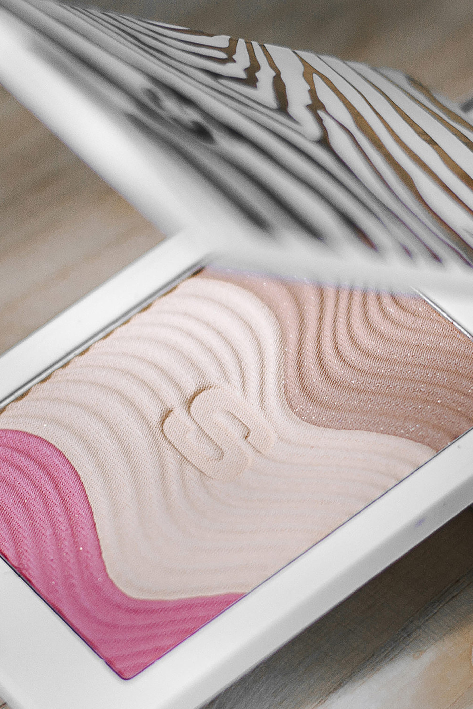 Phyto Touche Sunglow Pressed Powder