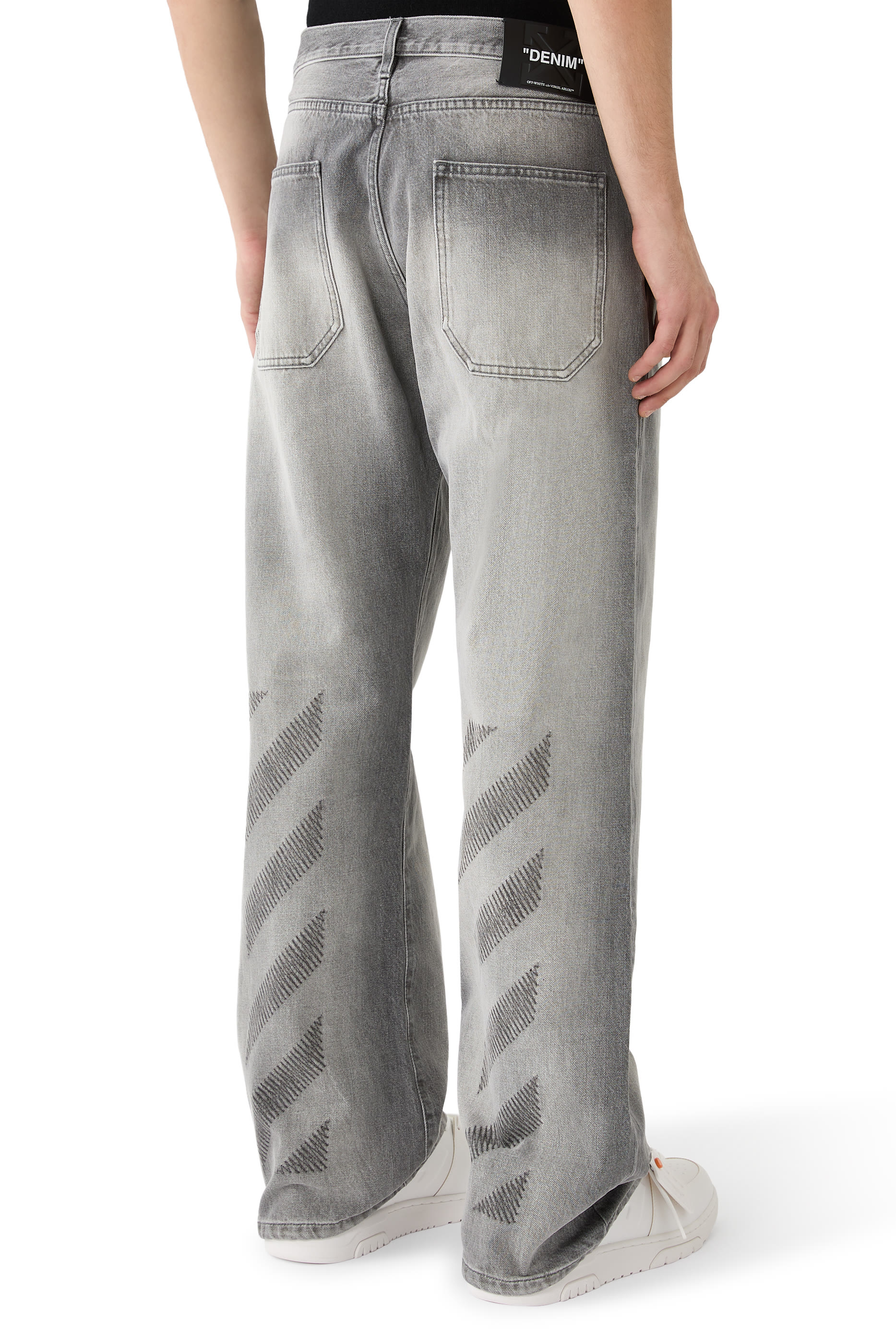 Diagonal Embroidery Slim Relaxed Jeans